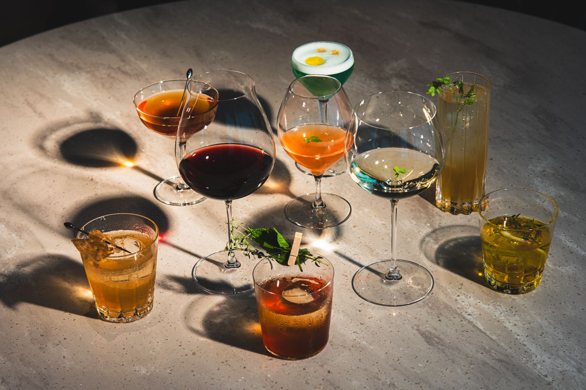 Cocktails japonais : technique et minimalisme - Les techniques de mixologie japonaise à maîtriser