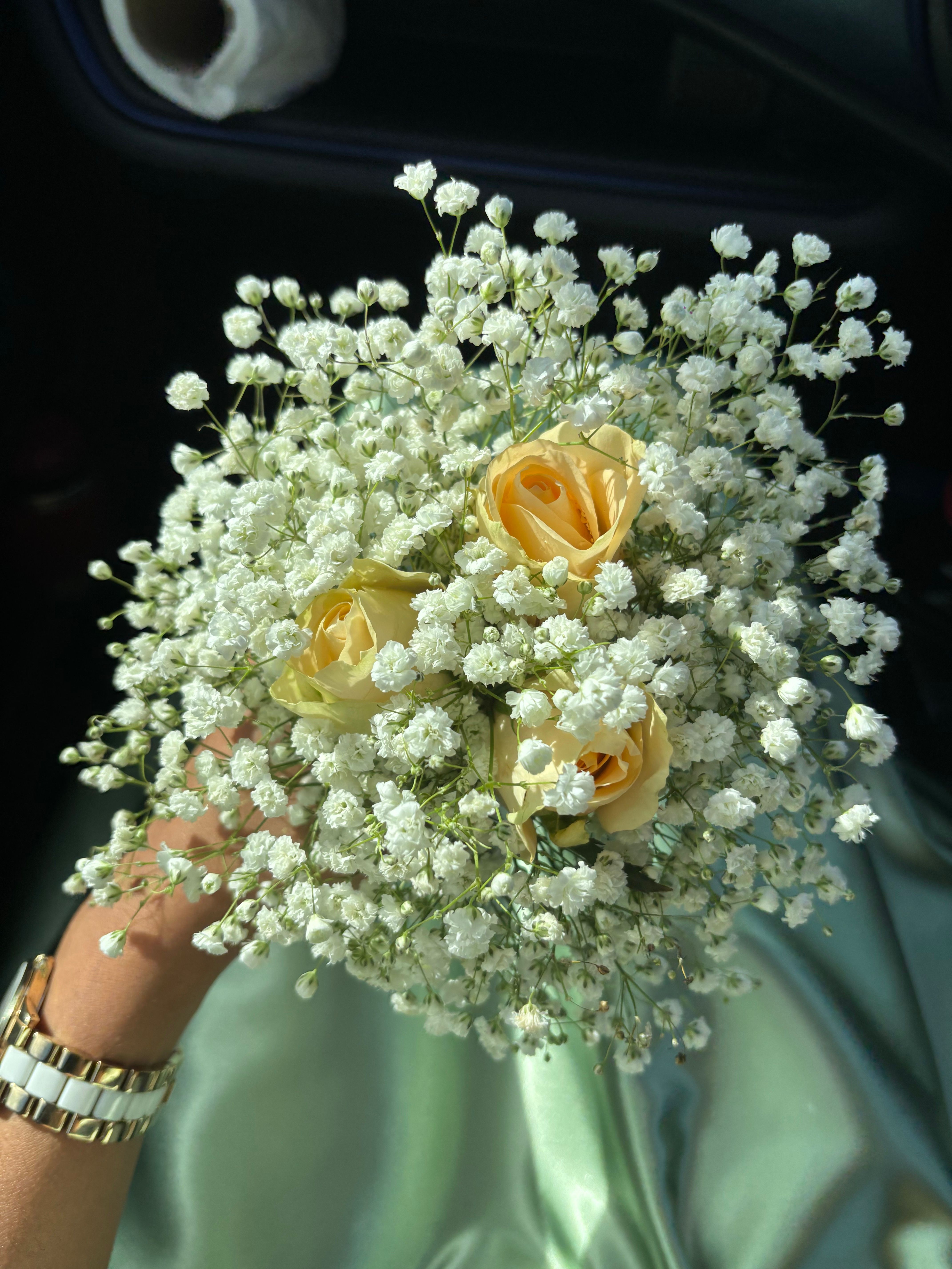 Elegant Bouquet of Roses with Baby's Breath · Free Stock Photo