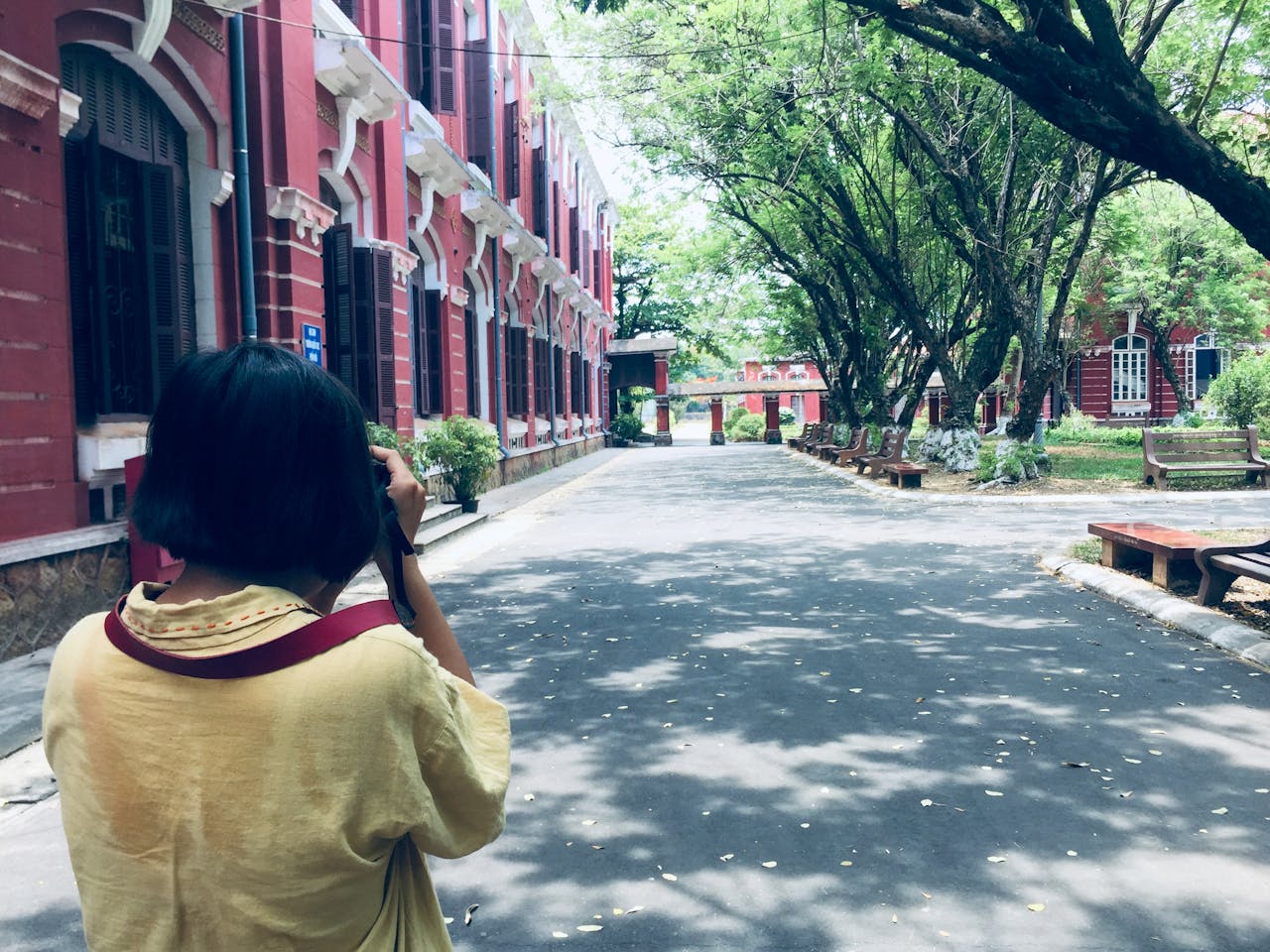 Vì sao vàng và chứng khoán tăng mạnh phiên đầu tuần?