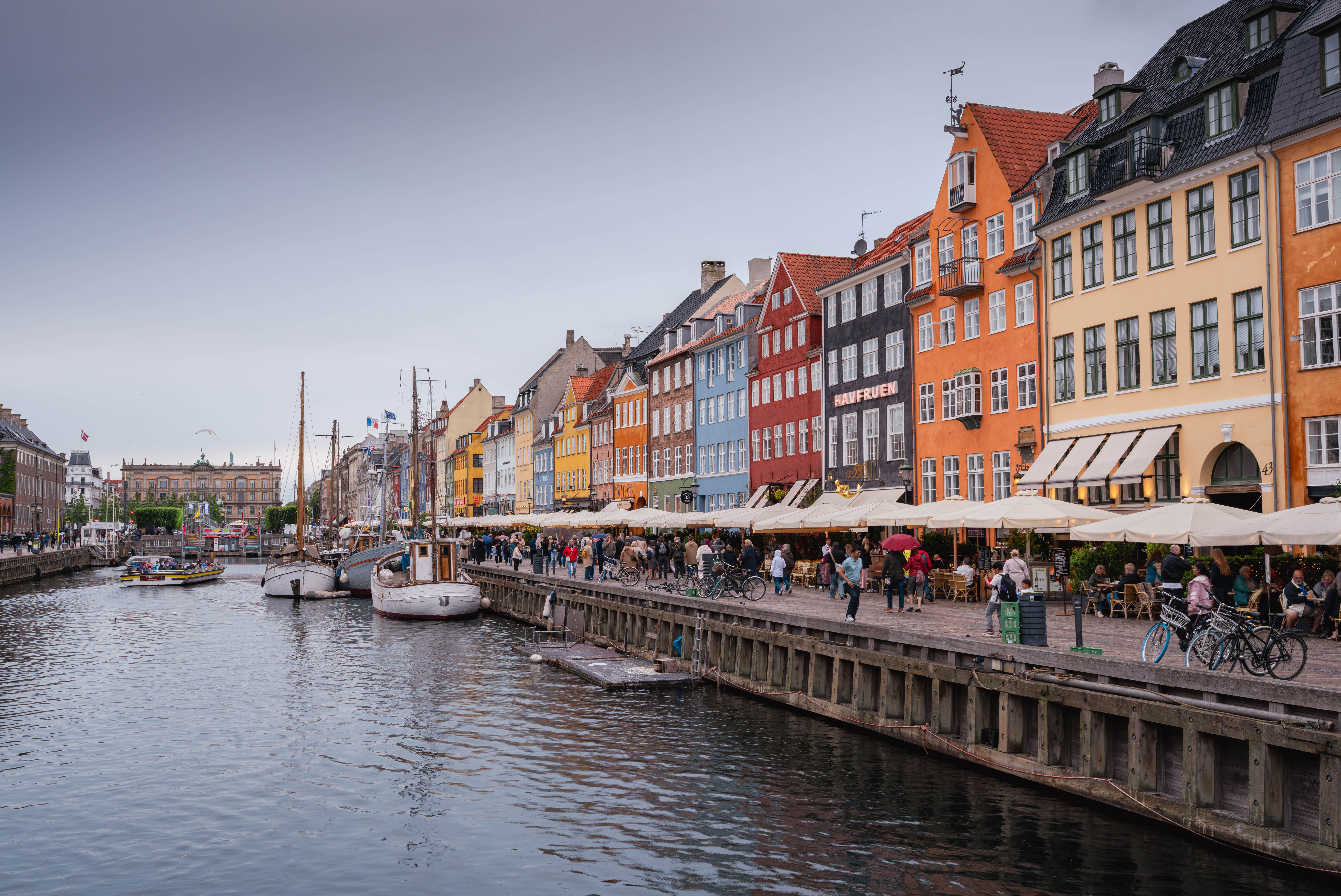 colorful-waterfront-buildings-in-nyhavn-copenhagen-free-stock-photo