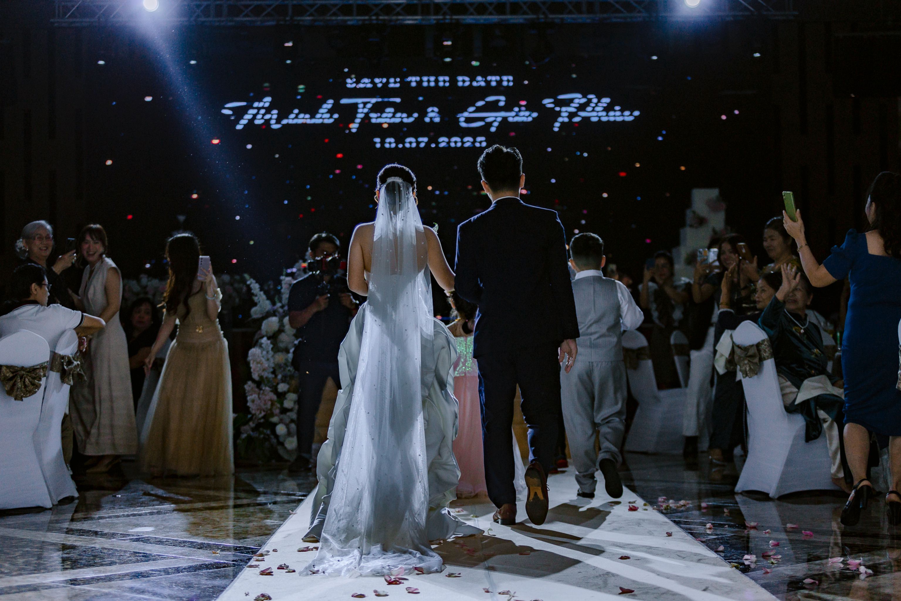 Taylor Swift Wedding Date Prompts Major Event To Reschedule — Report — Photo by 🇻🇳🇻🇳Nguyễn Tiến Thịnh 🇻🇳🇻🇳 on Pexels