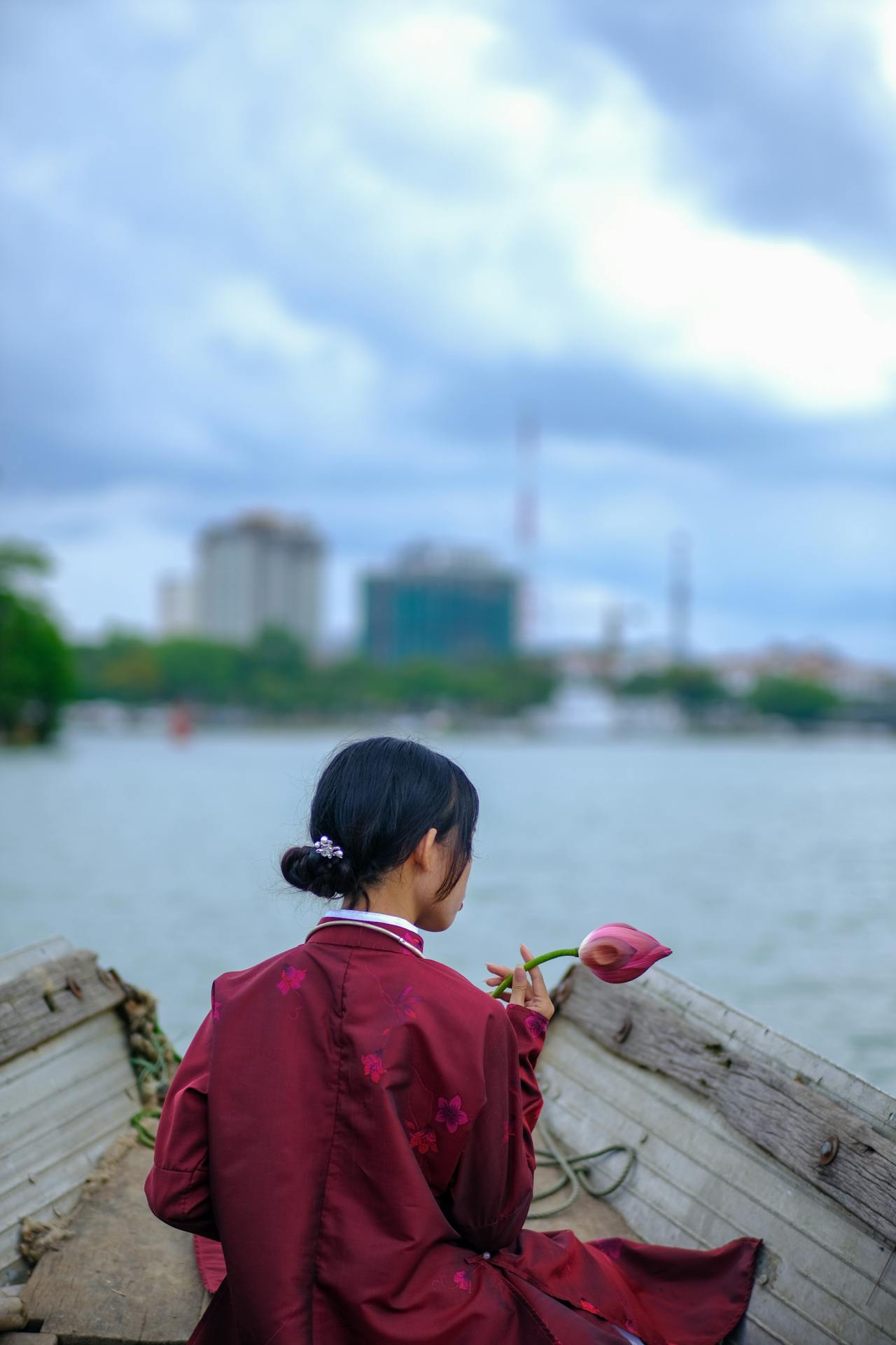 Những nhà văn Việt Nam nổi tiếng, định hình nền văn học dân tộc