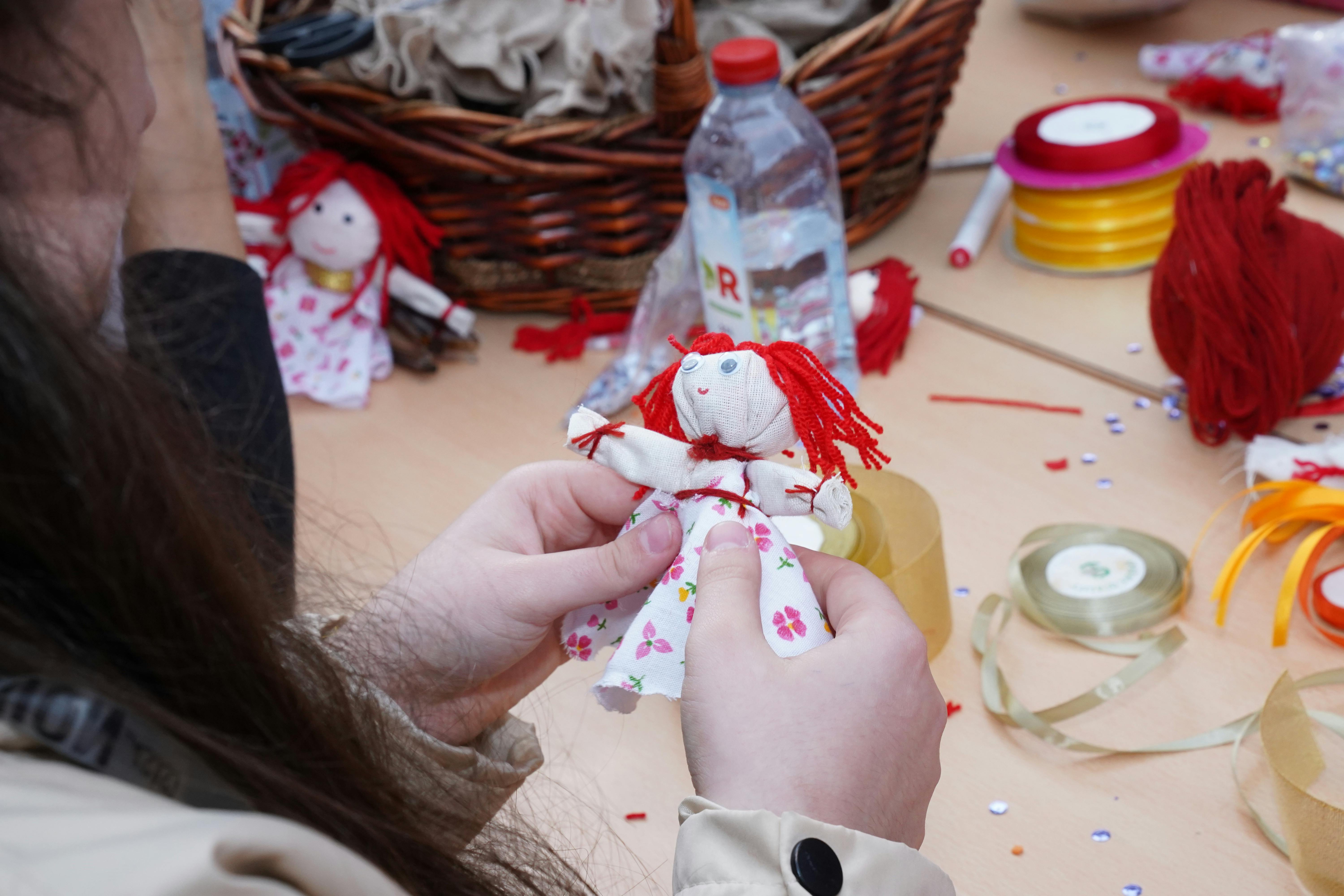 hobbies & crafts hobby craft town — Photo by Tahir Xəlfə on Pexels