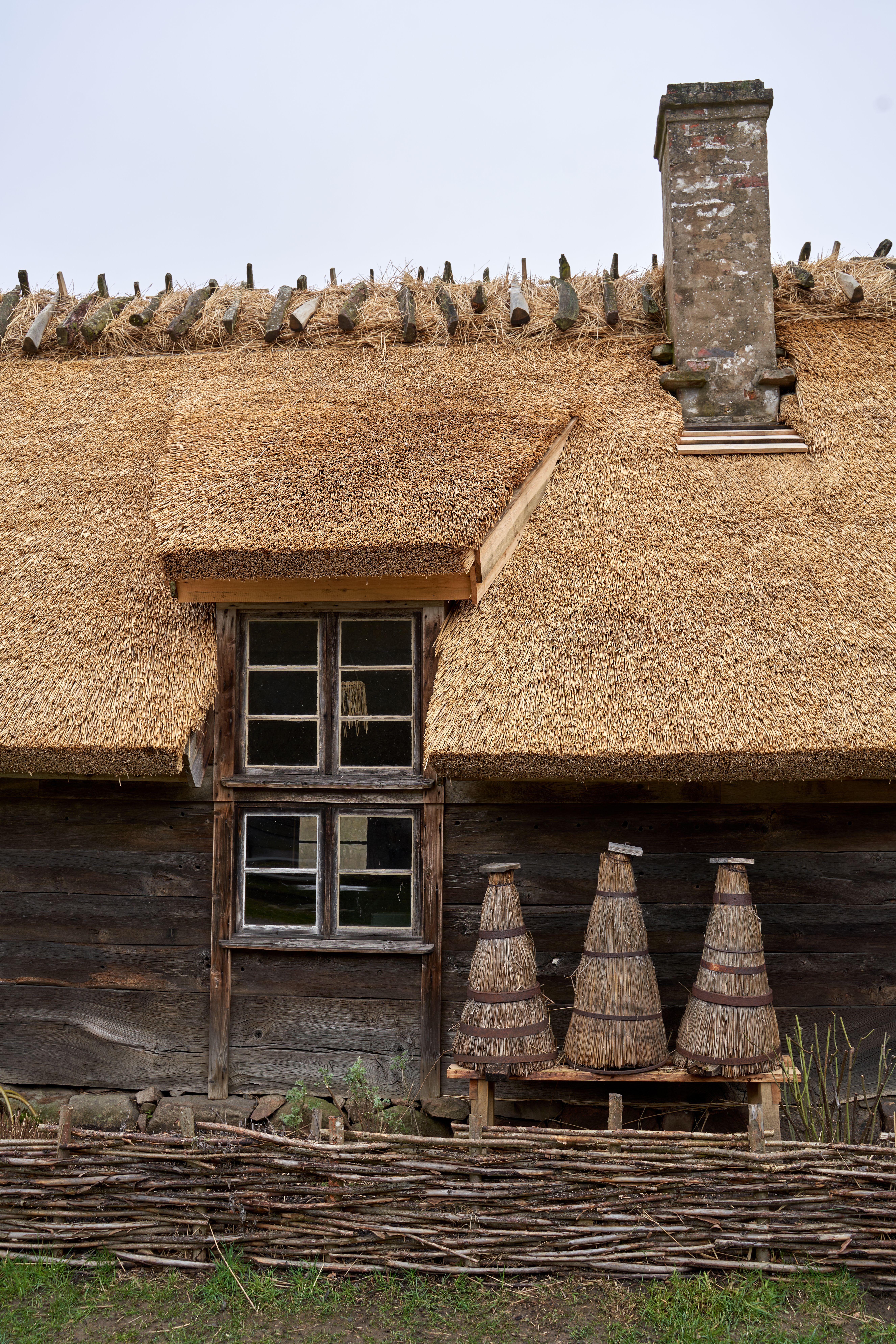 Reed Roof Photos, Download The BEST Free Reed Roof Stock Photos & HD Images