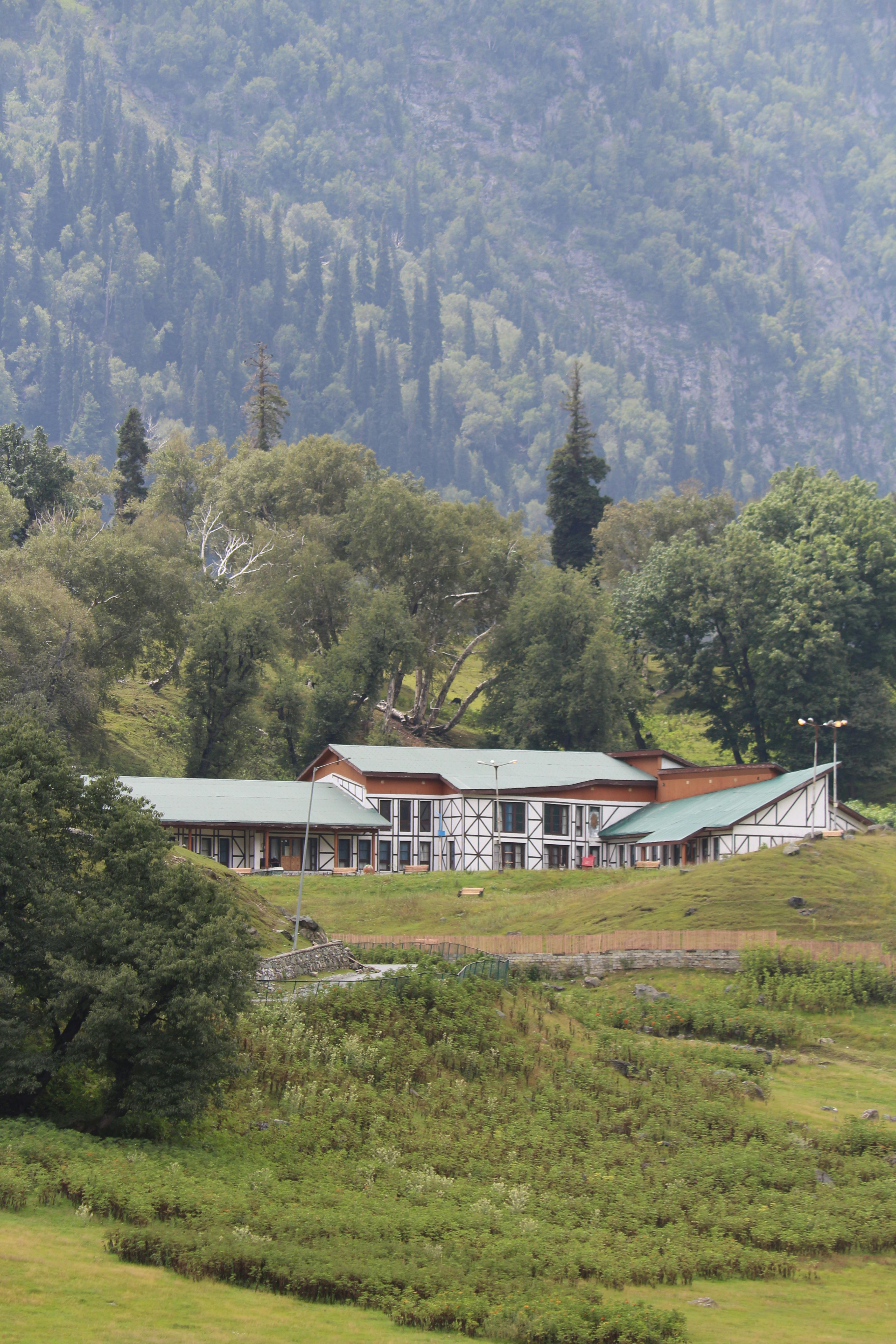 Pengertian Hotel Syariah dan Keunggulannya