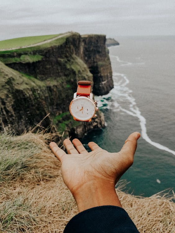 Round Gold-colored Analog Watch