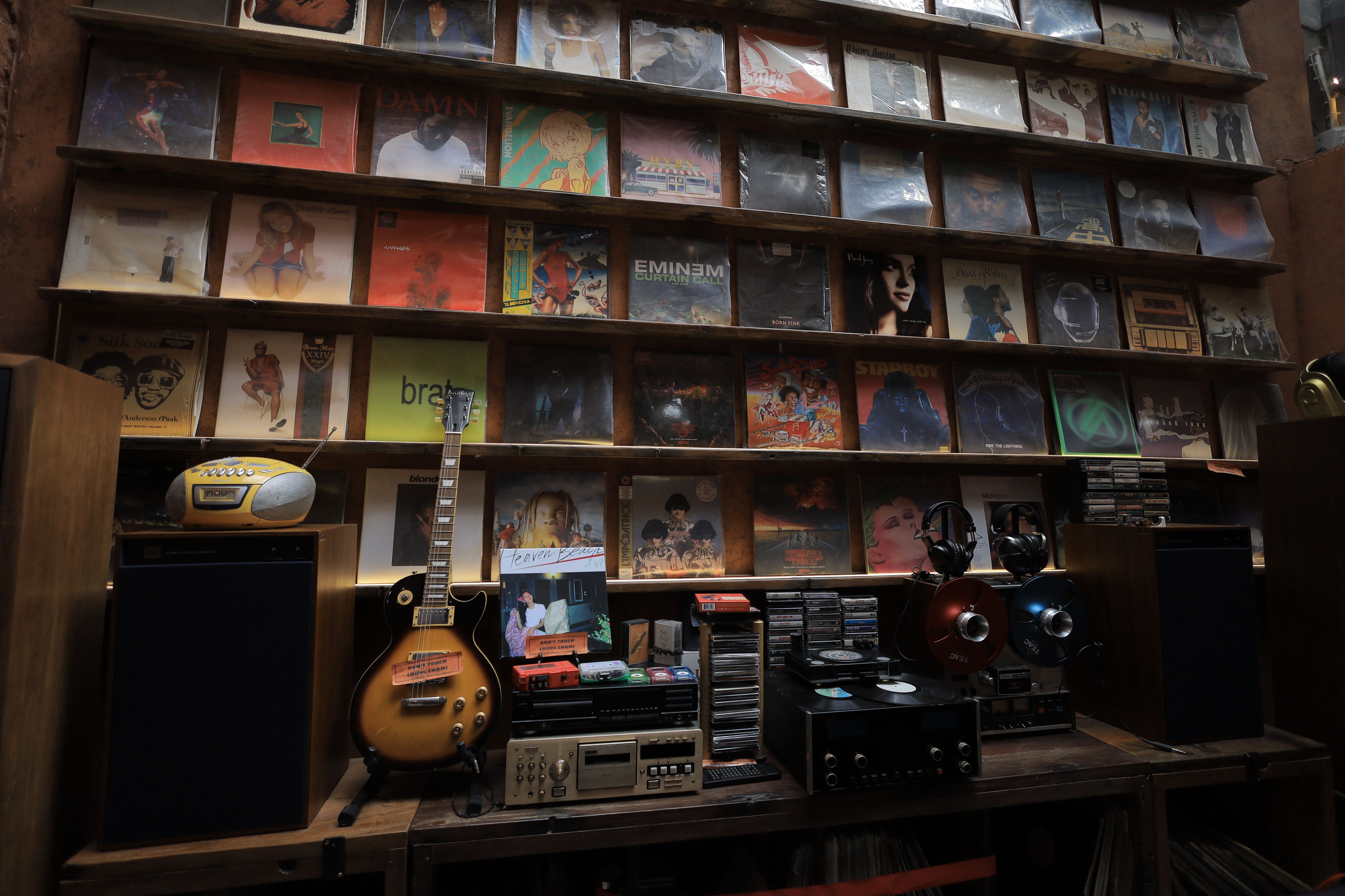 Vintage Music Collection Display in Vietnam · Free Stock Photo