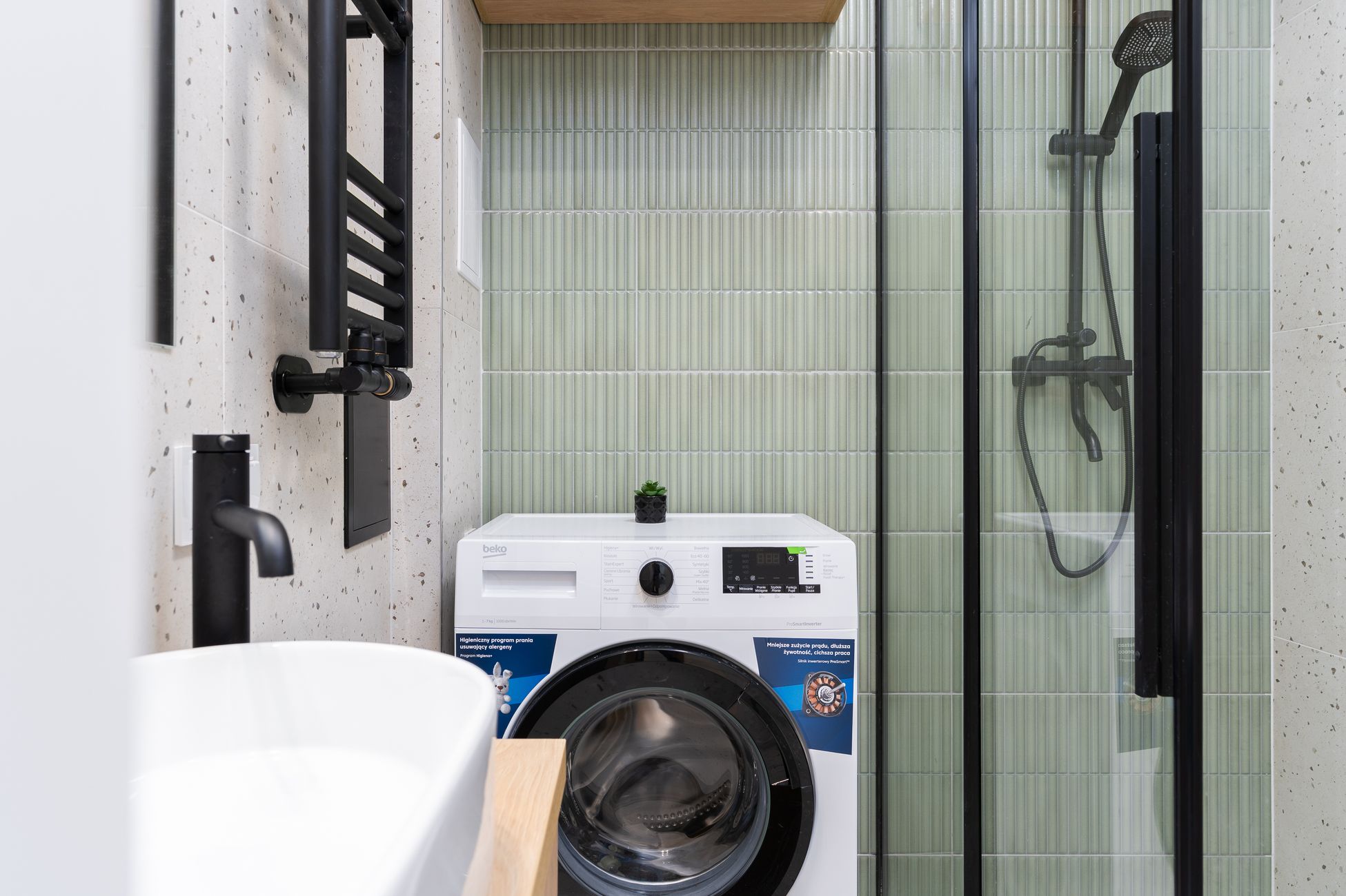 Guide Offers Strategies for Small Bathroom Remodels