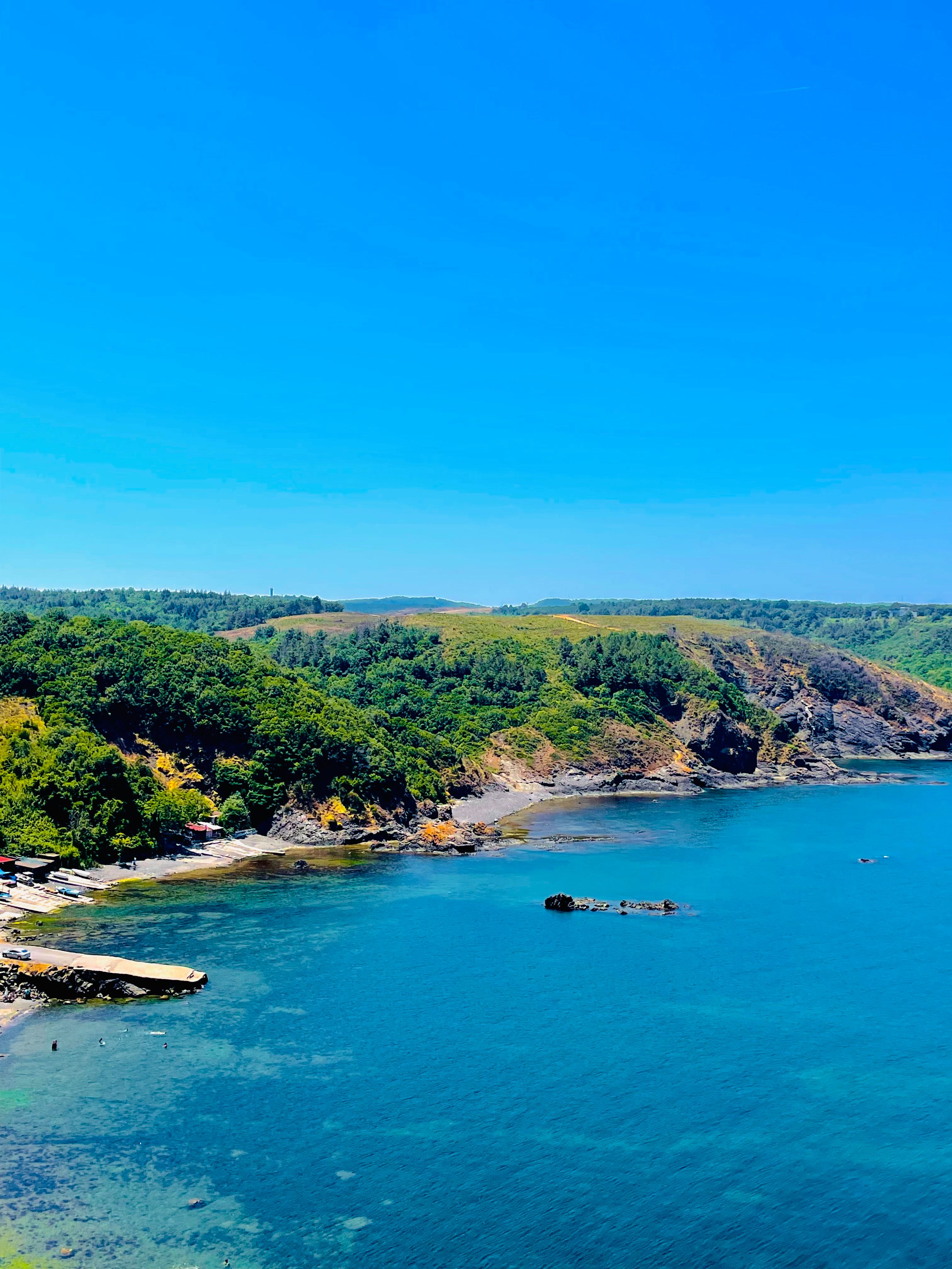 Scenic Coastal Landscape with Rocky Cliffs · Free Stock Photo