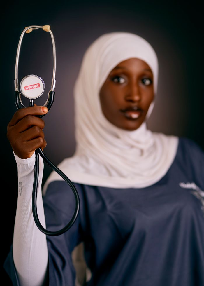 Dr. Nadia Putri