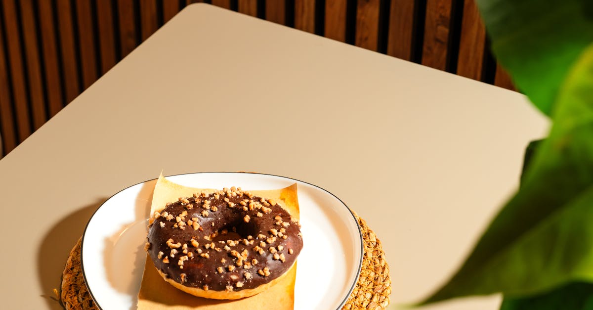 學生嘆生活難 自助餐 2菜1肉 竟要160元 40年老店揭背後真相