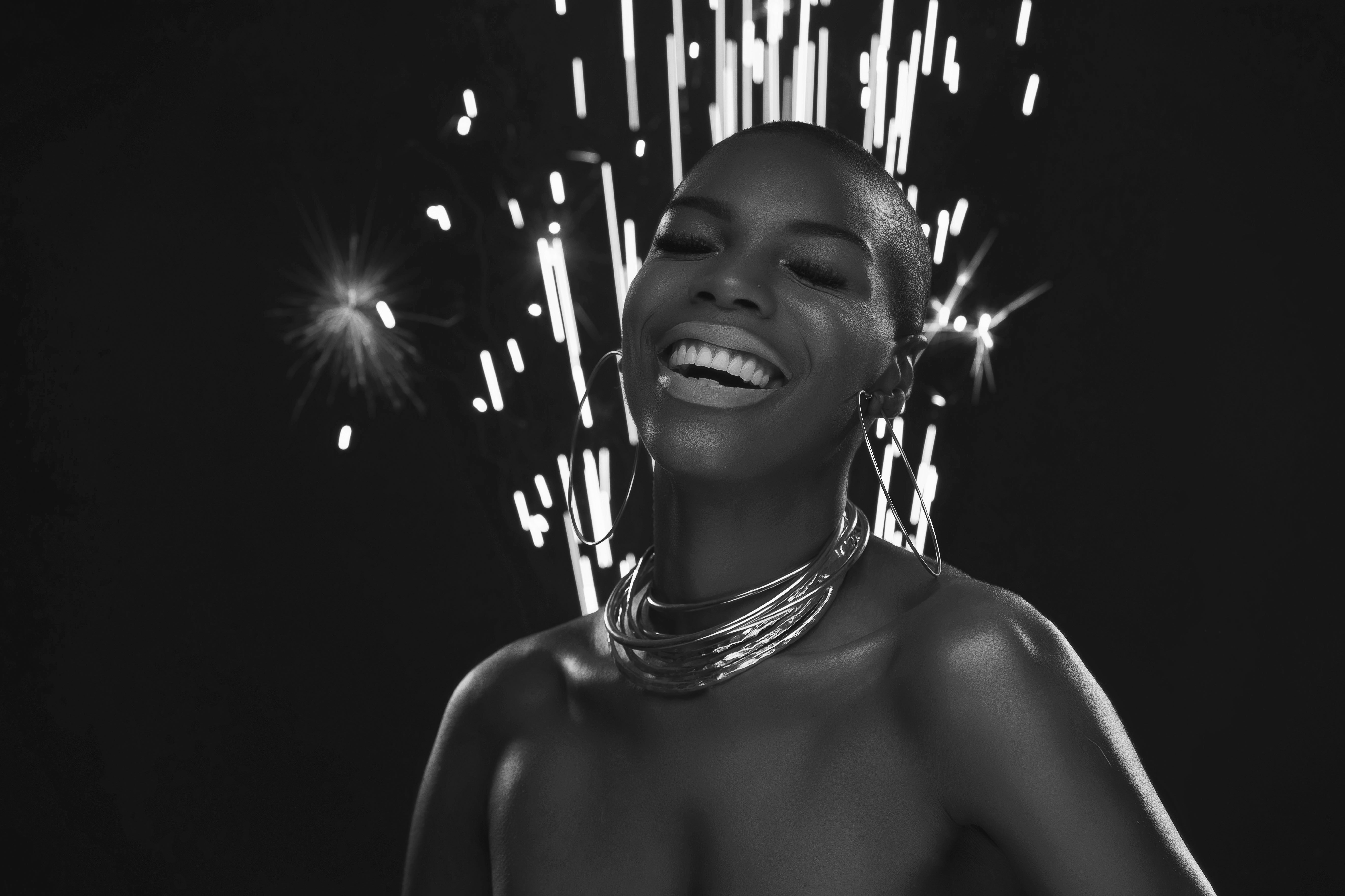 New UV-Tracking Necklace Unveiled by Former Fitbit Executive