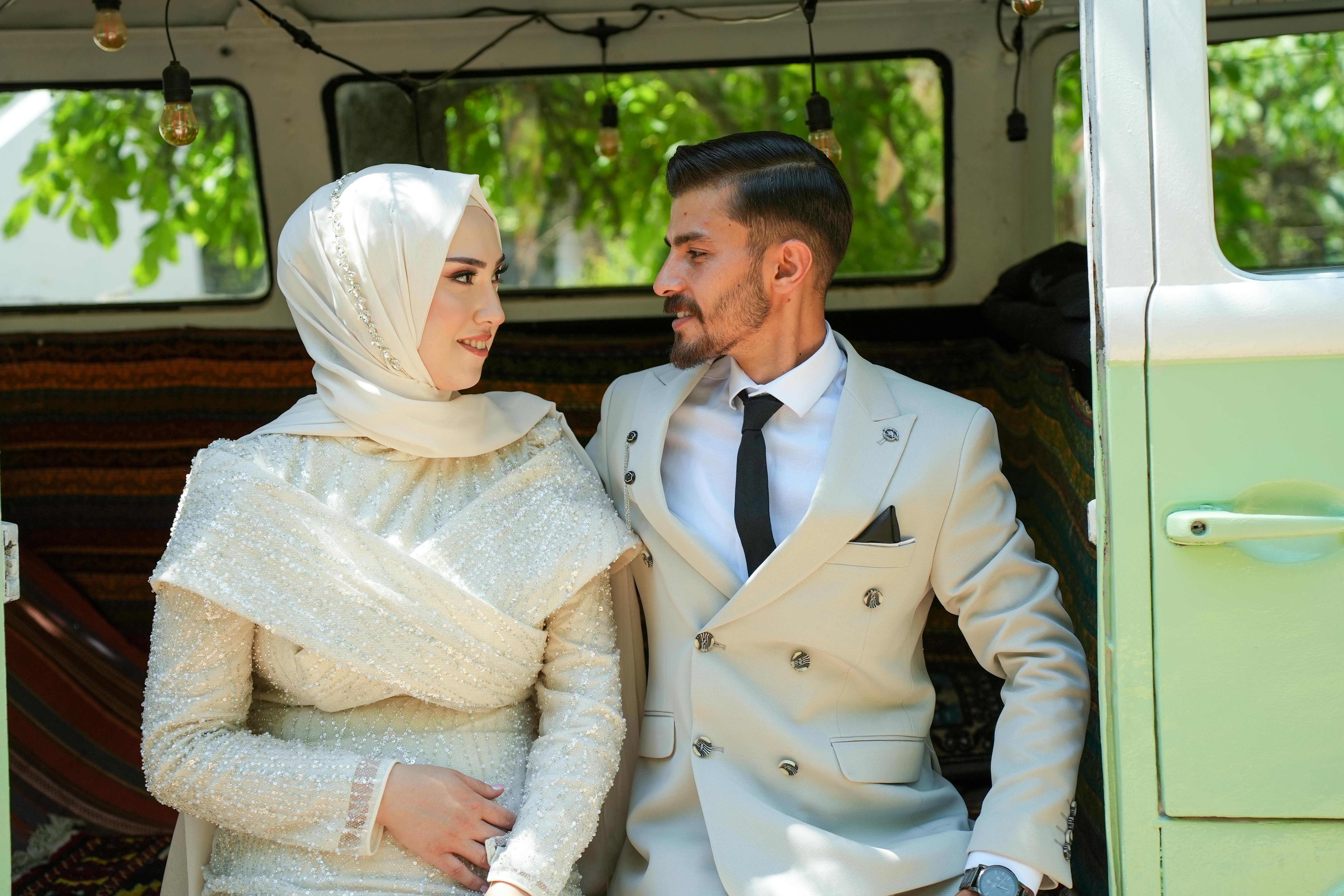 Unlocking Emotional Intimacy Through Small Daily Gestures