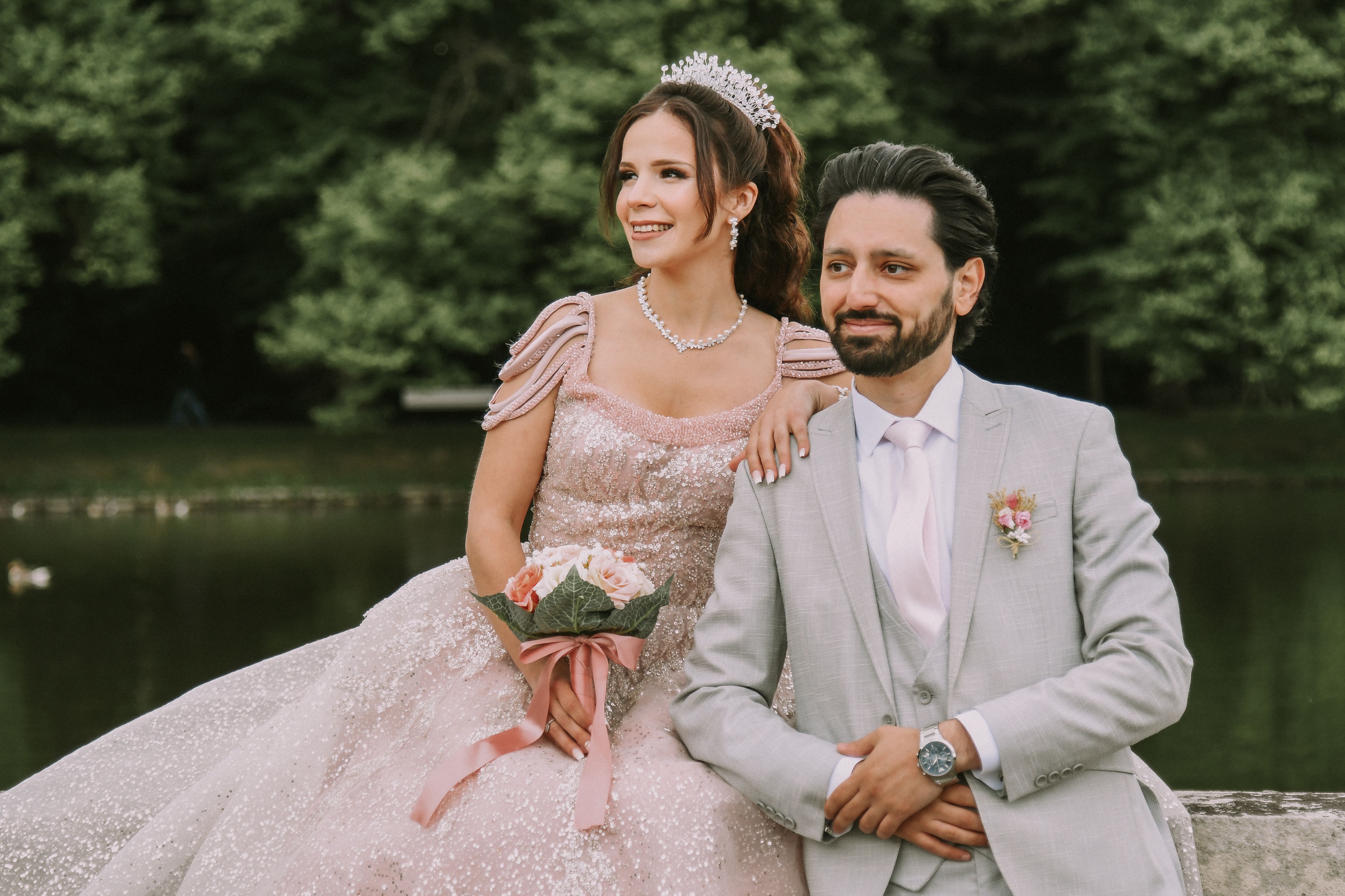 Fürs Standesamt einkaufen: Outfits, Schuhe und Schmuck fürs Paar