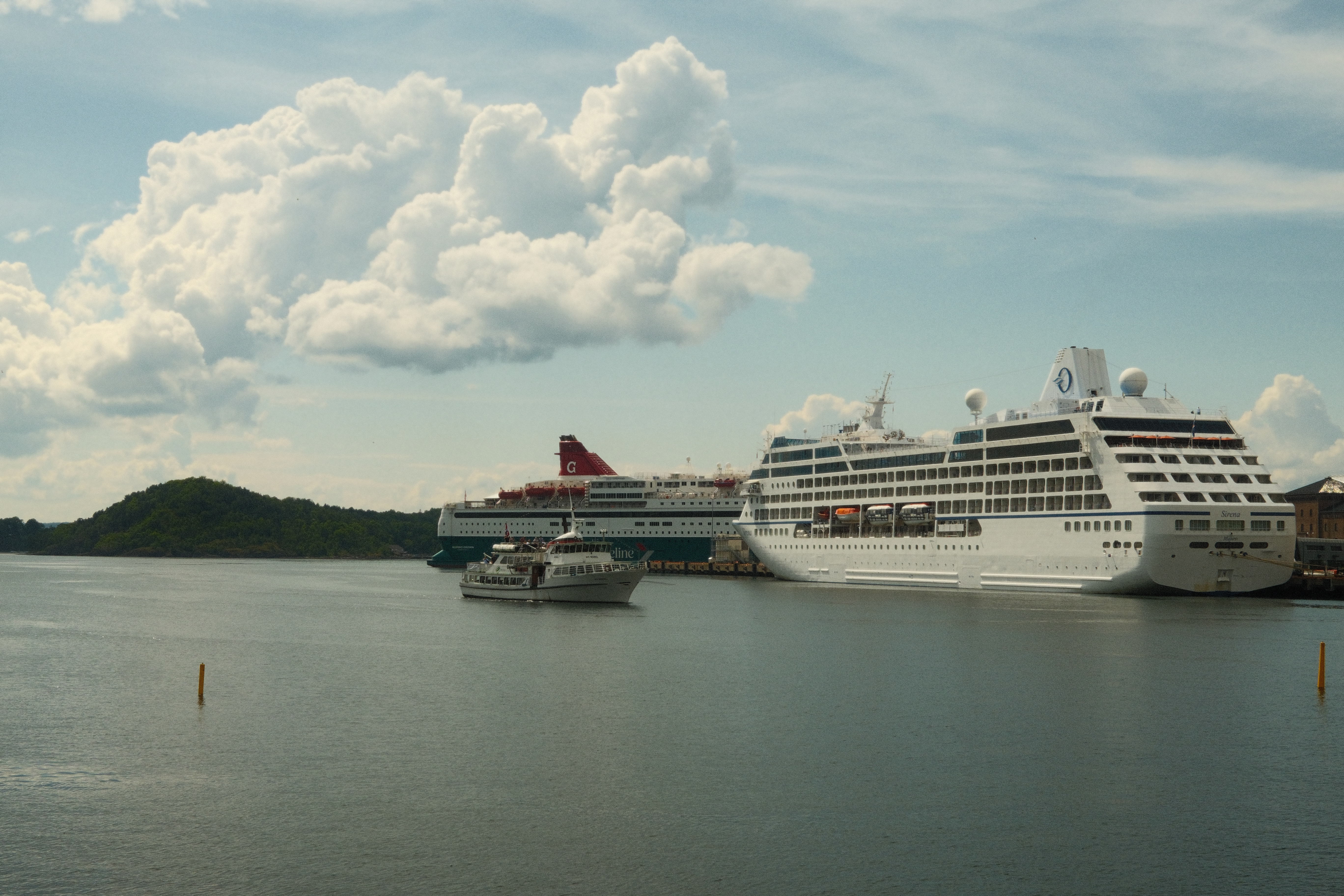Top Destinations in Grey Cloud Island with a Luxury 56 Passenger Coach Bus