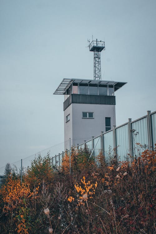 Základová fotografie zdarma na téma bezpečnostní věž, budova, strážní věž