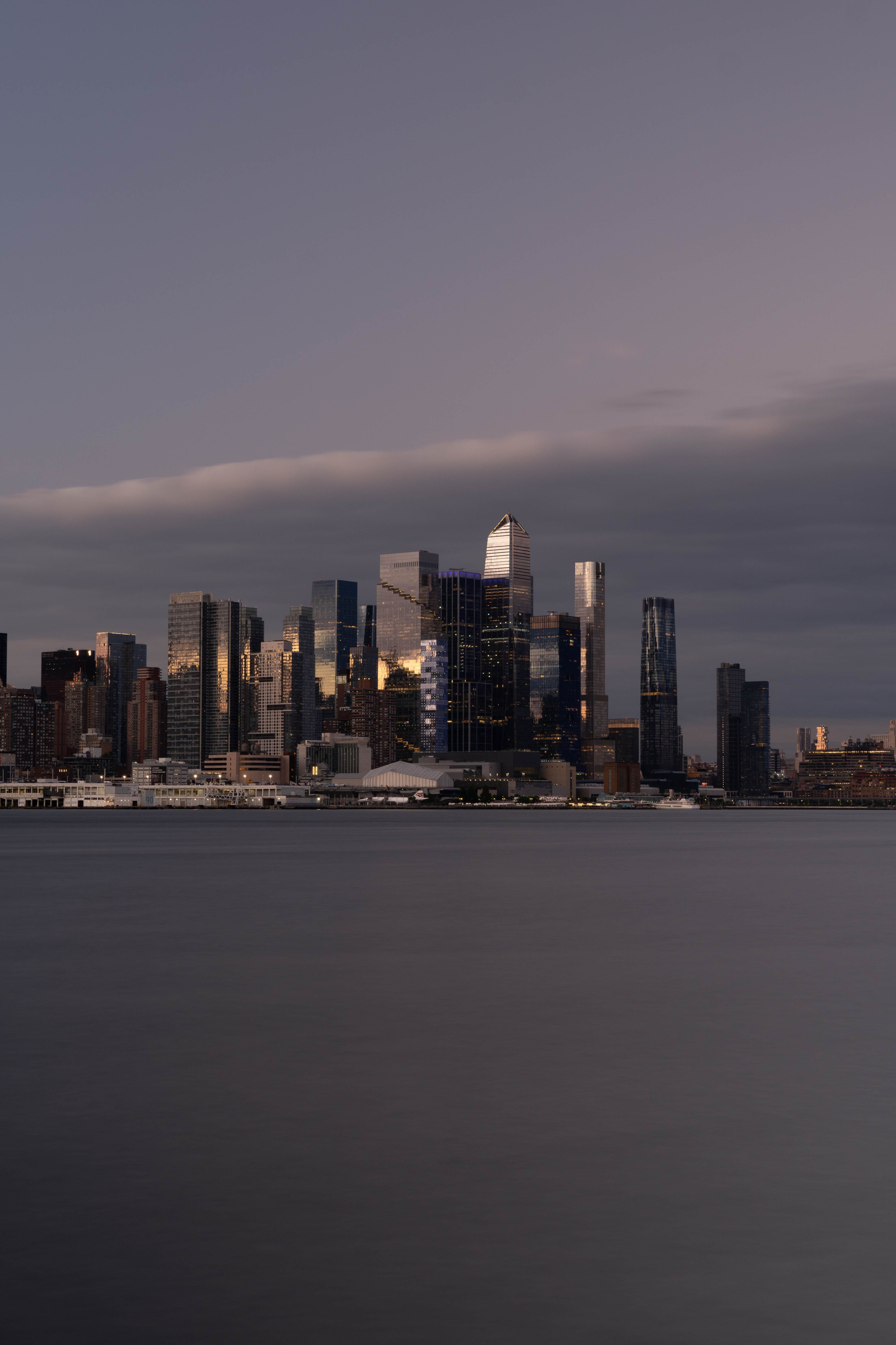Dramatic New York City Skyline at Sunset · Free Stock Photo
