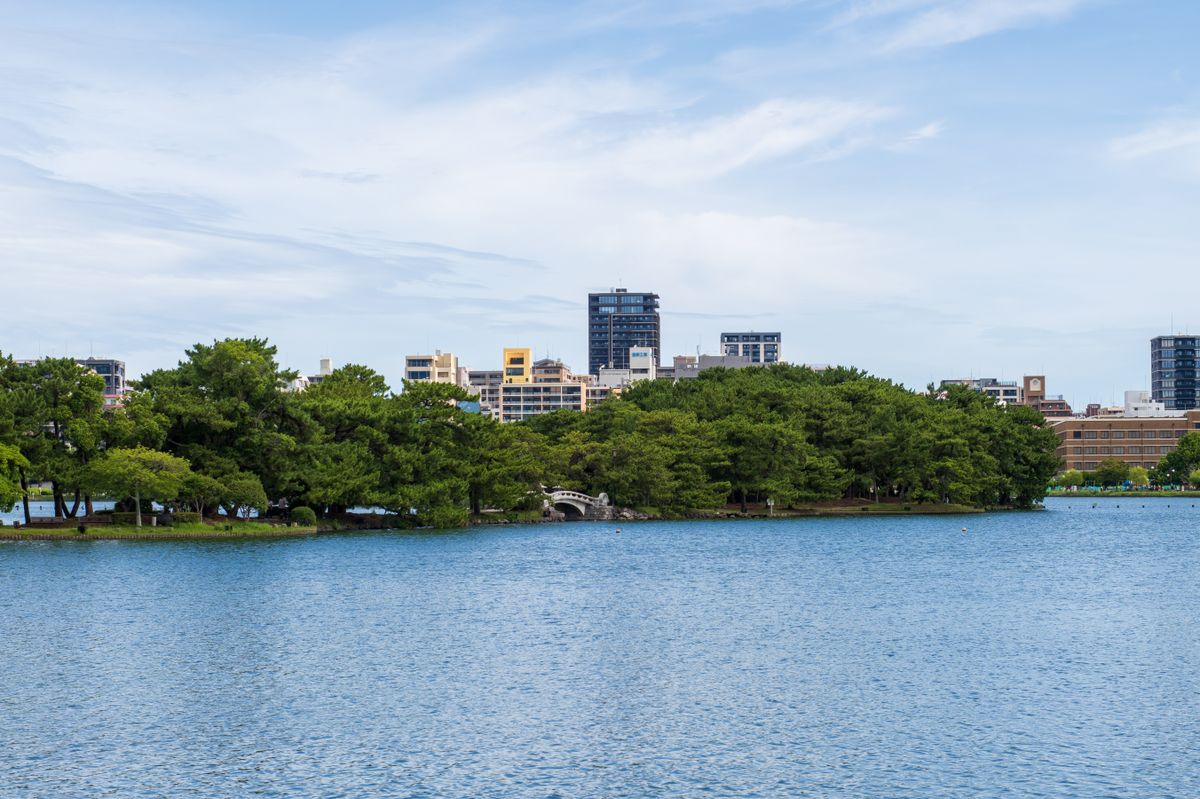 Stroll Ohori Park and the Fukuoka Castle Ruins