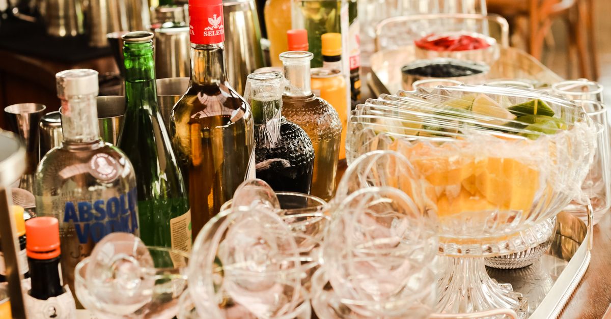 Signature His & Her Wedding Cocktails: Drinks That Tell Your Story