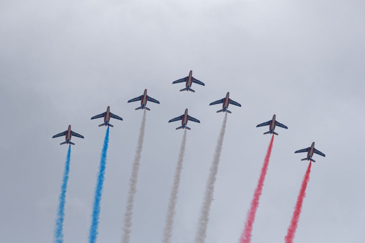 Macron revendique le réarmement de la France
