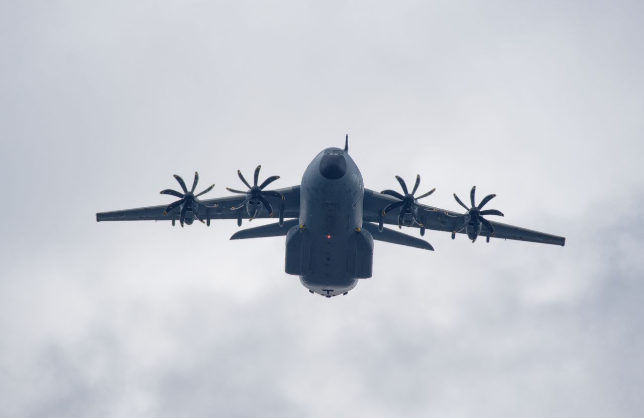 Incendies dans le Sud-Ouest : 1 500 militaires déployés en appui