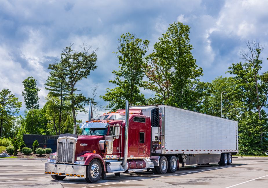 electric semi truck, green freight, zero emission commercial vehicle