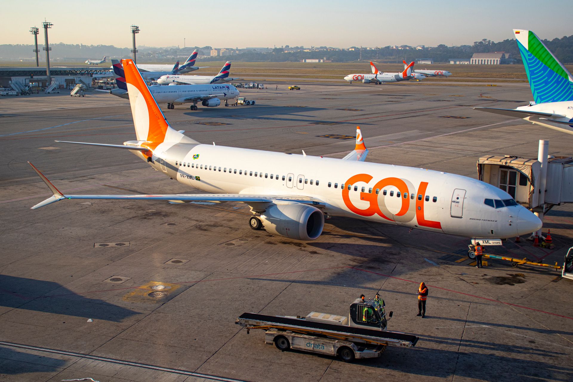 Pistte park halinde bir Boeing 737 MAX uçağı