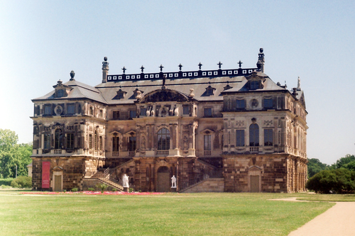Free Front View of the Grand Garden Palace in Dresden – Baroque Elegance on Film Stock Photo