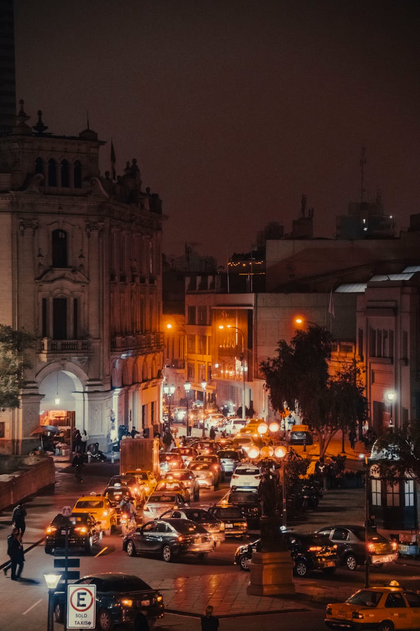 Using Unofficial Taxis in Lima at Night
