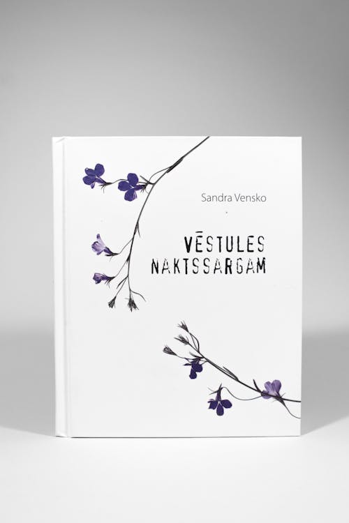 Vestules Naktssargam Livre