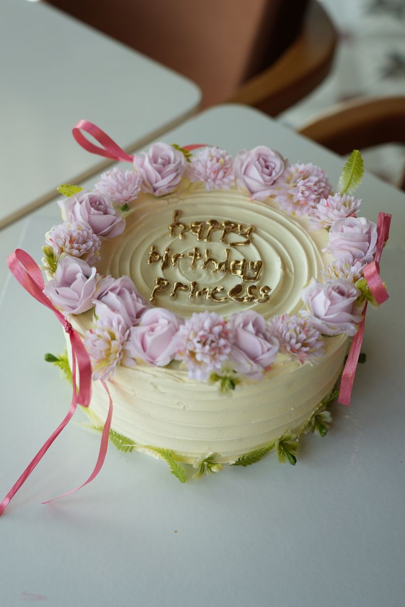 Hoorain Atelier custom celebration cake