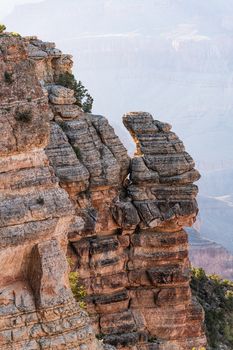 Strahlende Naturszene mit Felsen & Atemberaubend