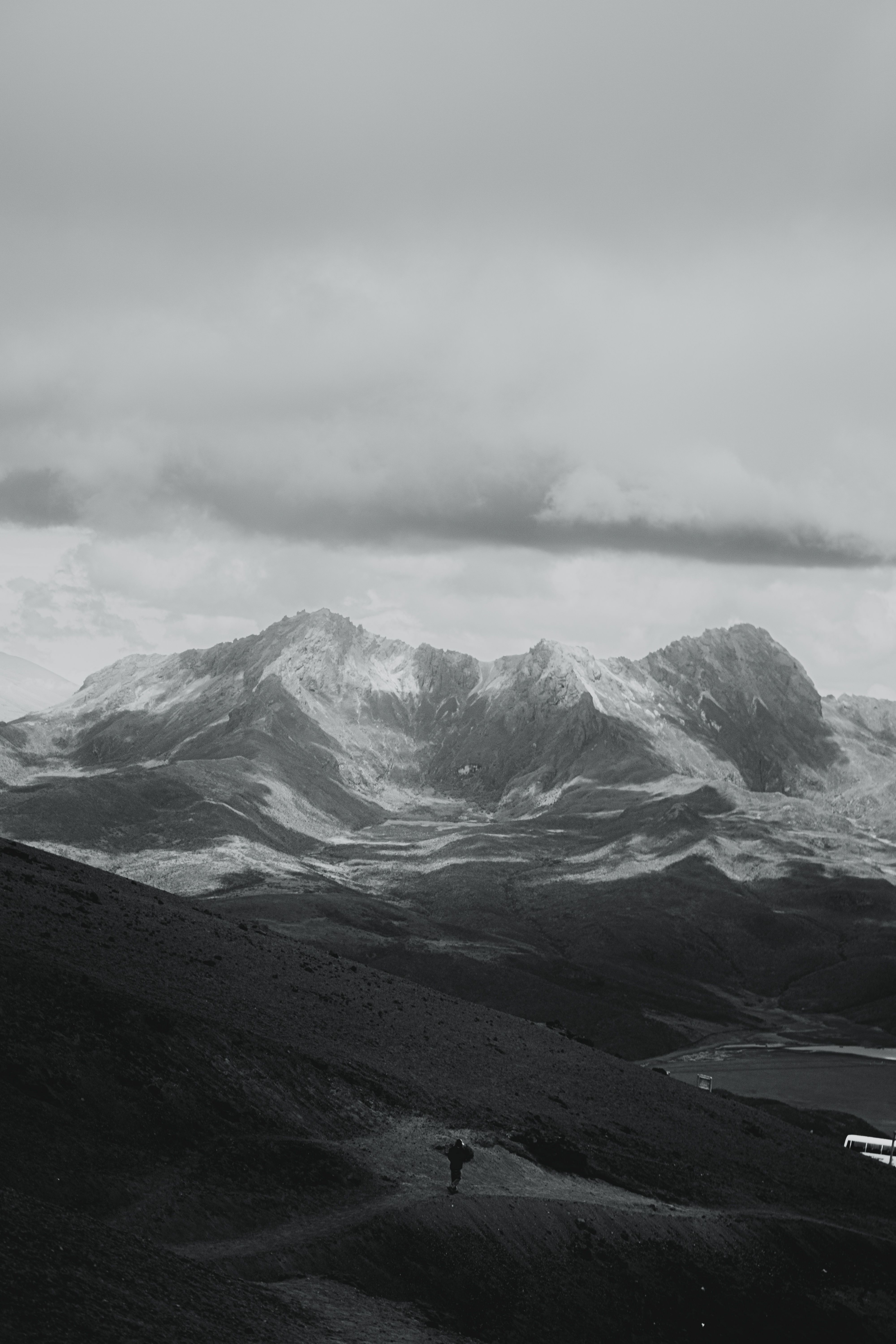 Majestuosas Montañas De Los Andes En La Niebla De Ecuador · Foto de ...