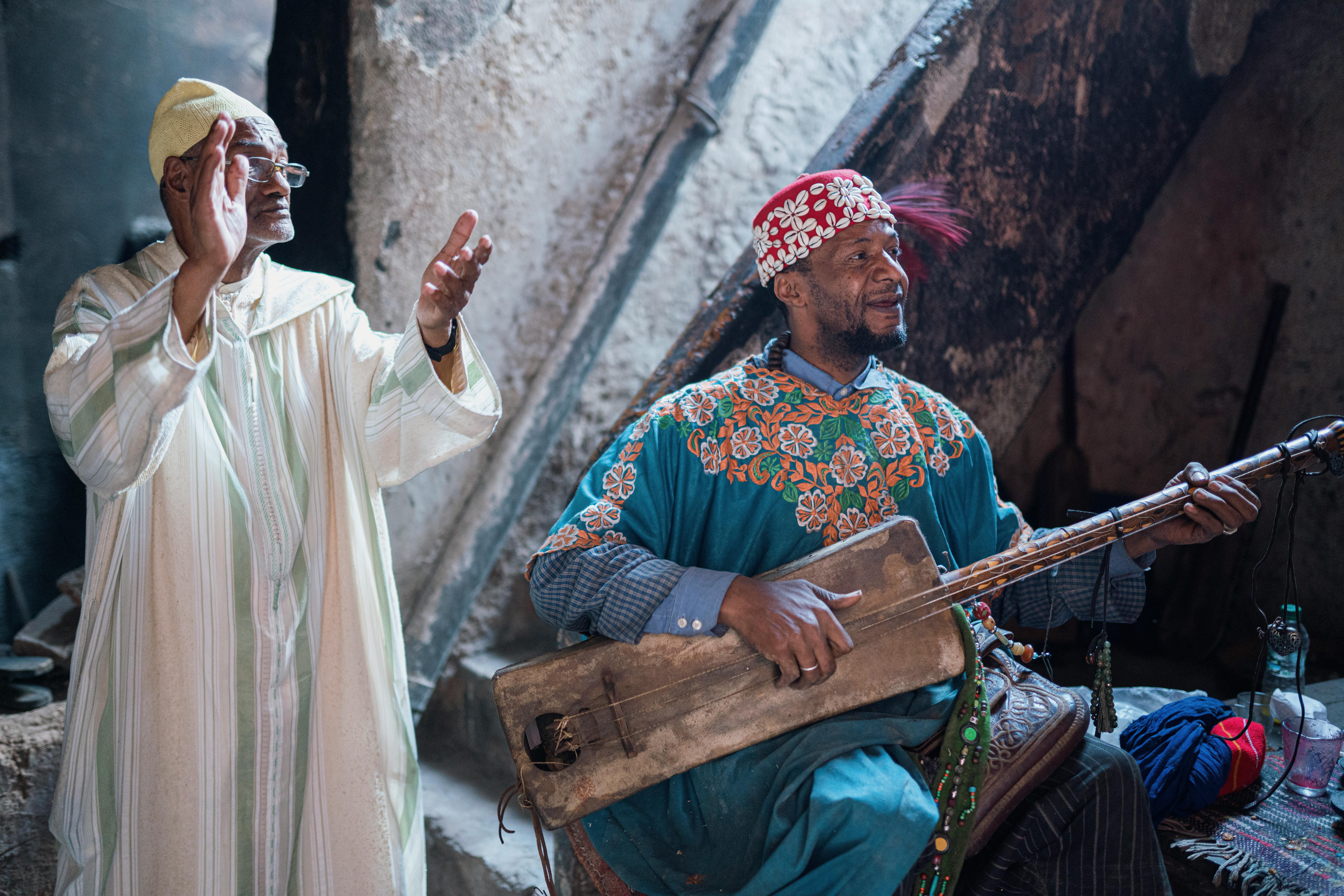 Caetano Veloso: El Arte Profundo de la Fusión y Reinveción Musical
