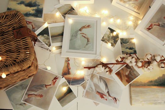 巴塞罗那的棉质树枝和串灯照片排列美观