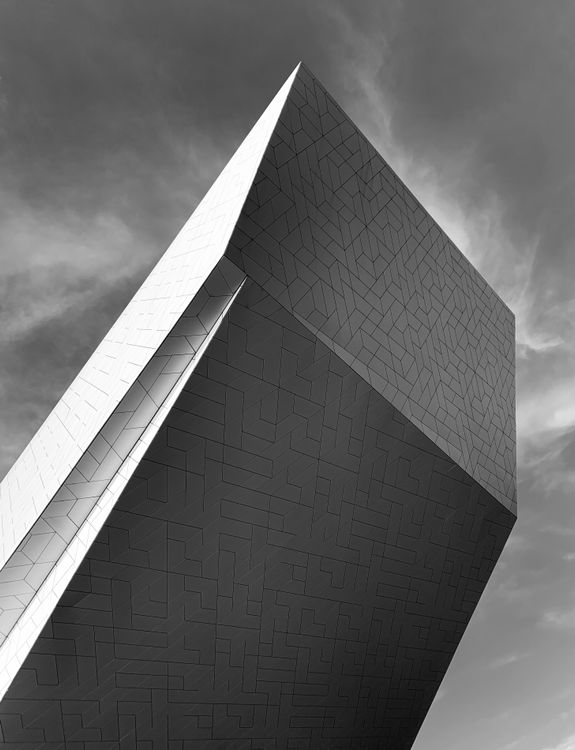 Gray Building · Free Stock Photo
