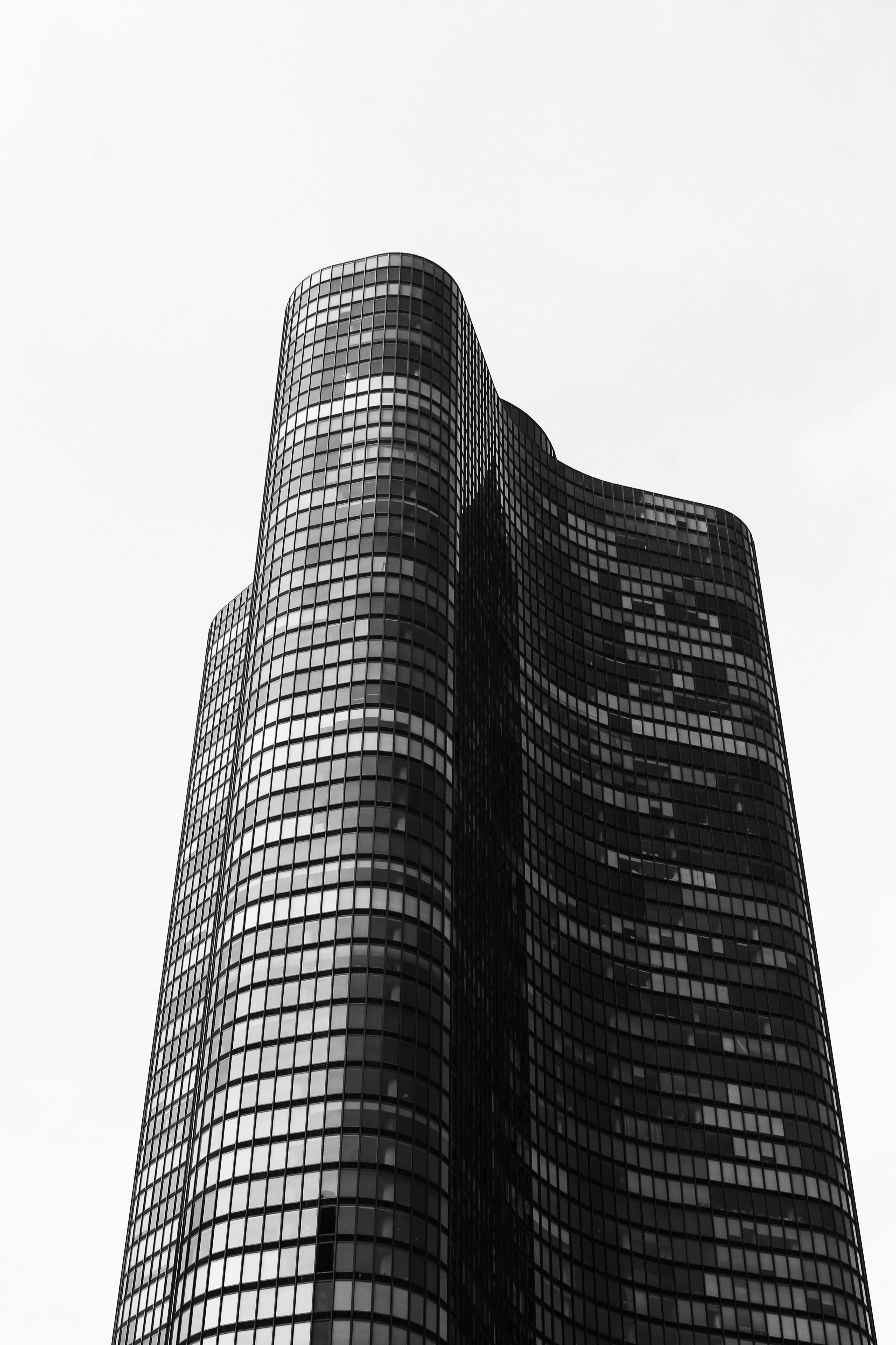 Modern Black and White Skyscraper Architecture · Free Stock Photo