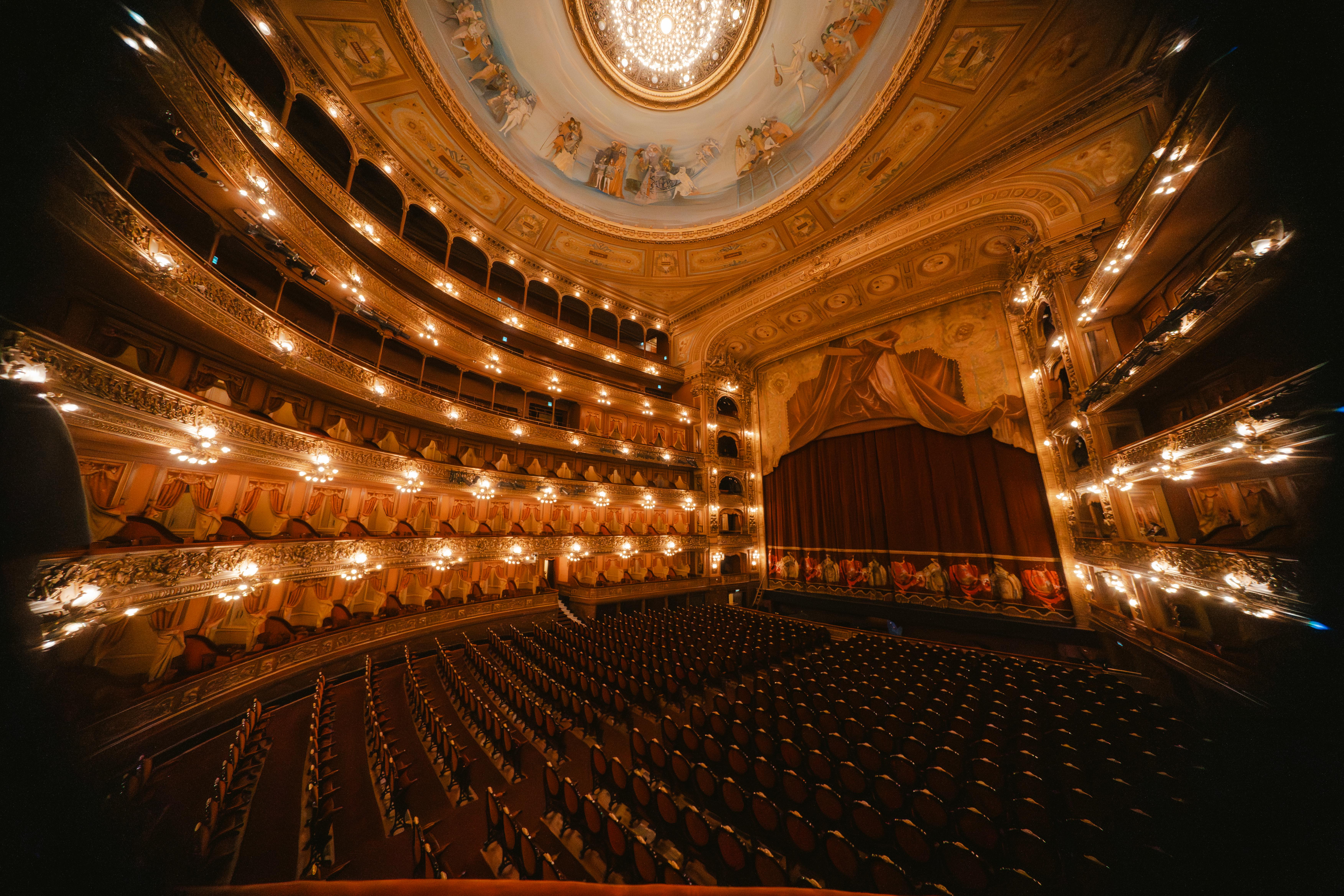 Gratis Splendida vista degli interni decorati del Teatro Colón, Buenos Aires, Argentina. Foto a disposizione