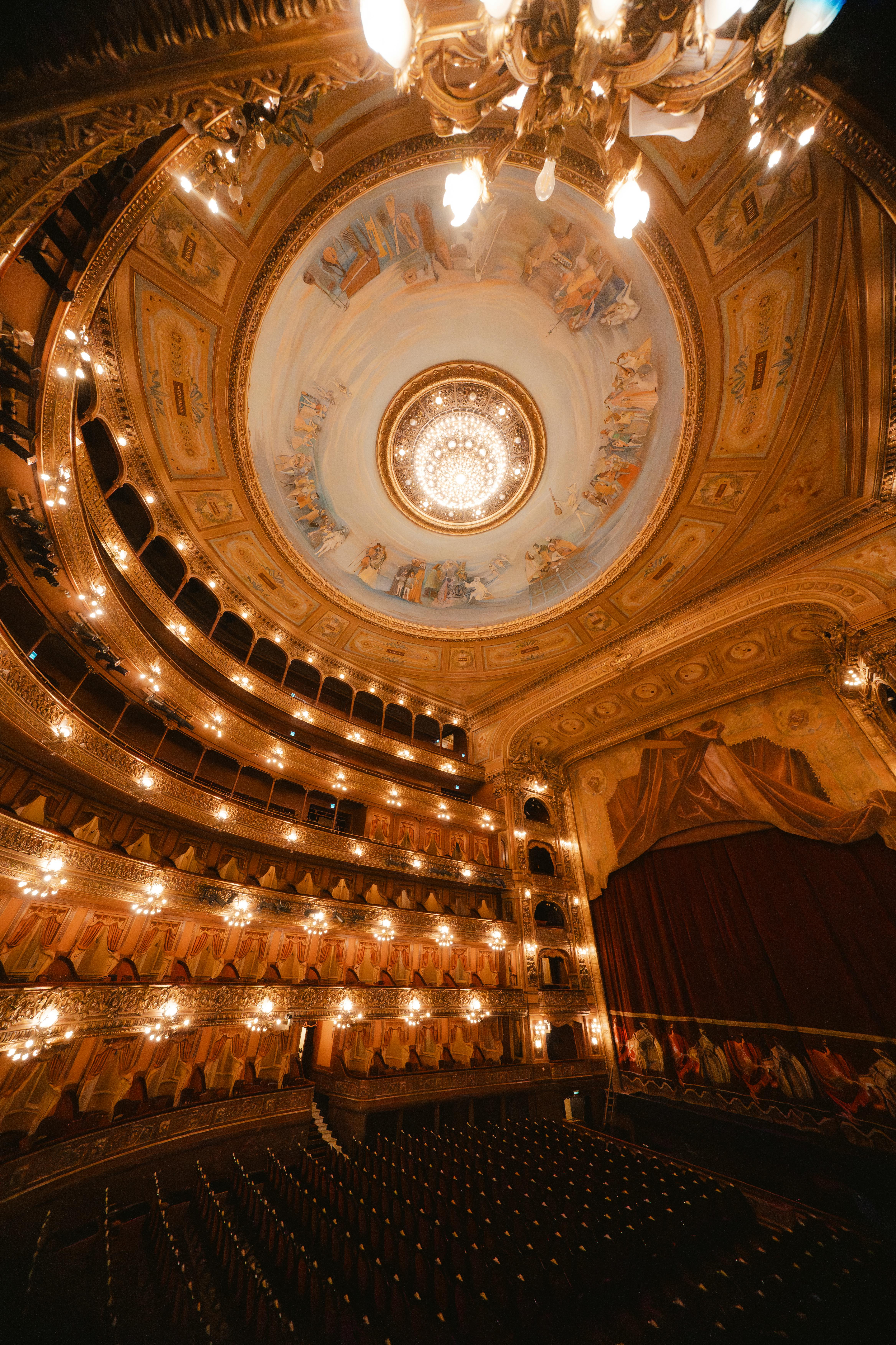 Zadarmo Nádherný vnútorný pohľad na historickú operu Teatro Colón v Buenos Aires v Argentíne. Fotka z fotobanky