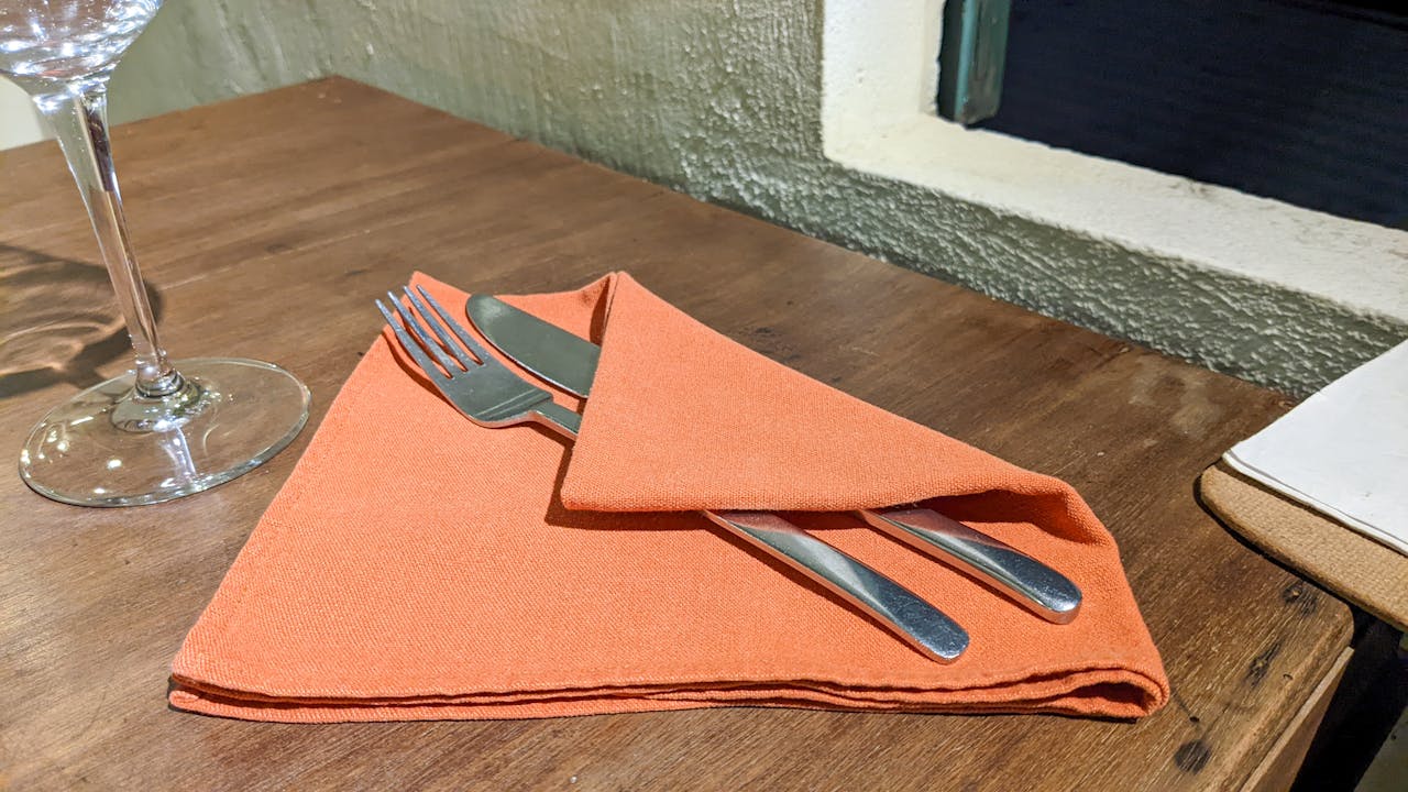 Bom nguyên tử và thử thách tình anh em