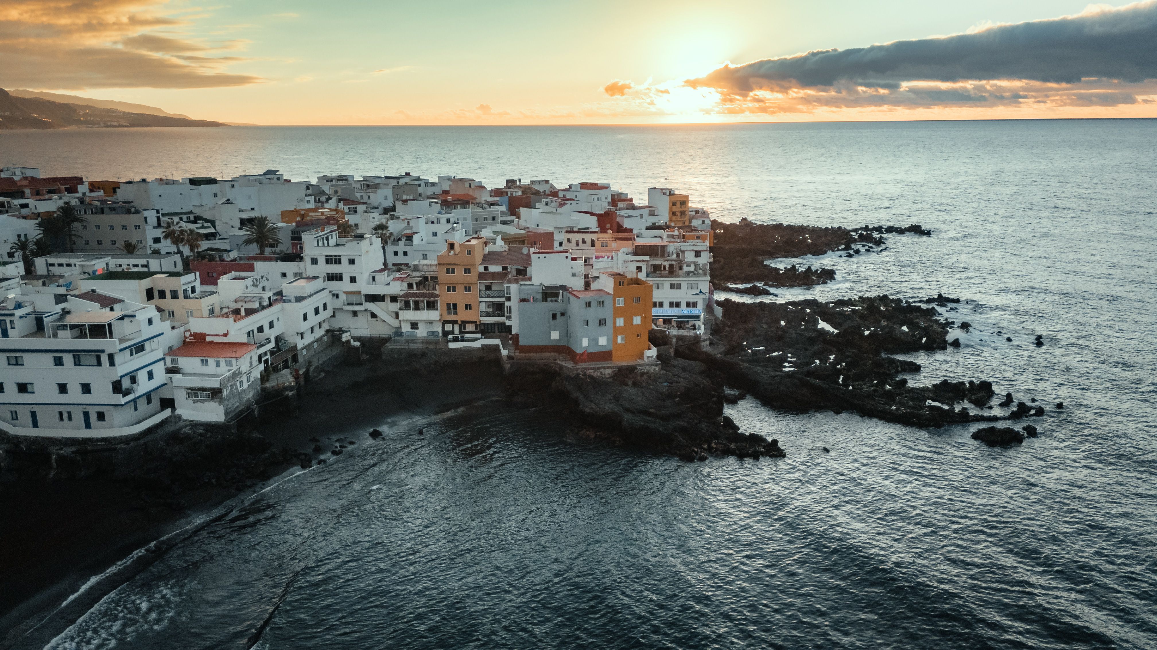 The volcanic coastline of Tenerife, Canary Islands — Photo: Atlantic Ambience / Pexels