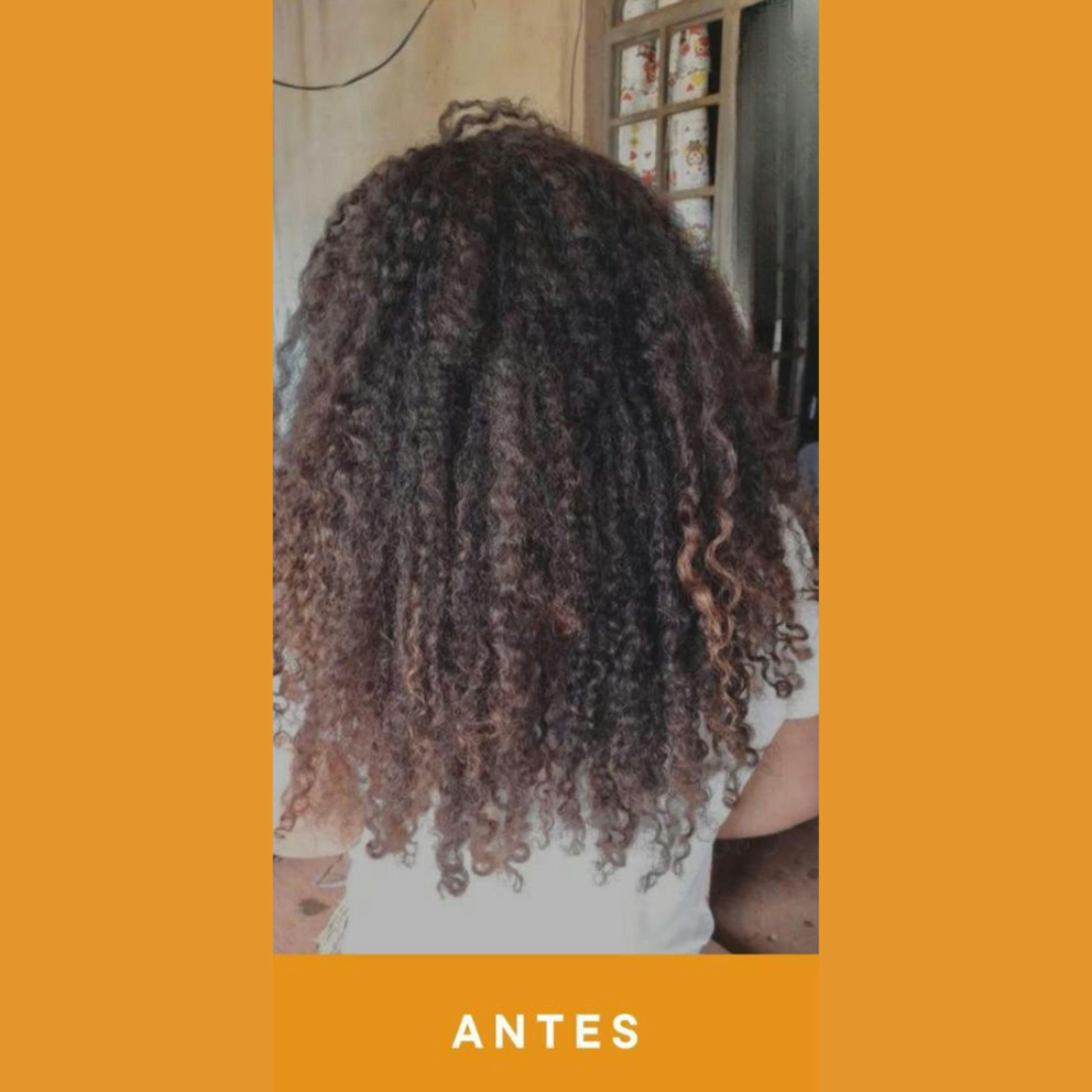 Antes do tratamento - cabelo cacheado danificado