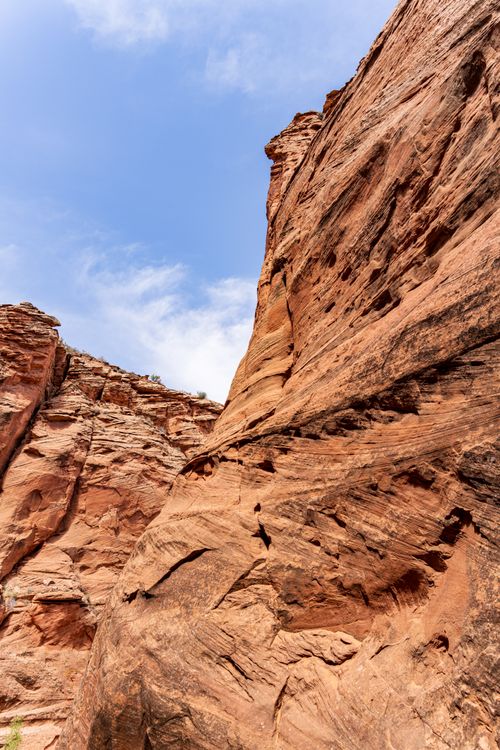 Free Explore the breathtaking red rock formations and layered sandstone of a scenic Arizona canyon. Stock Photo