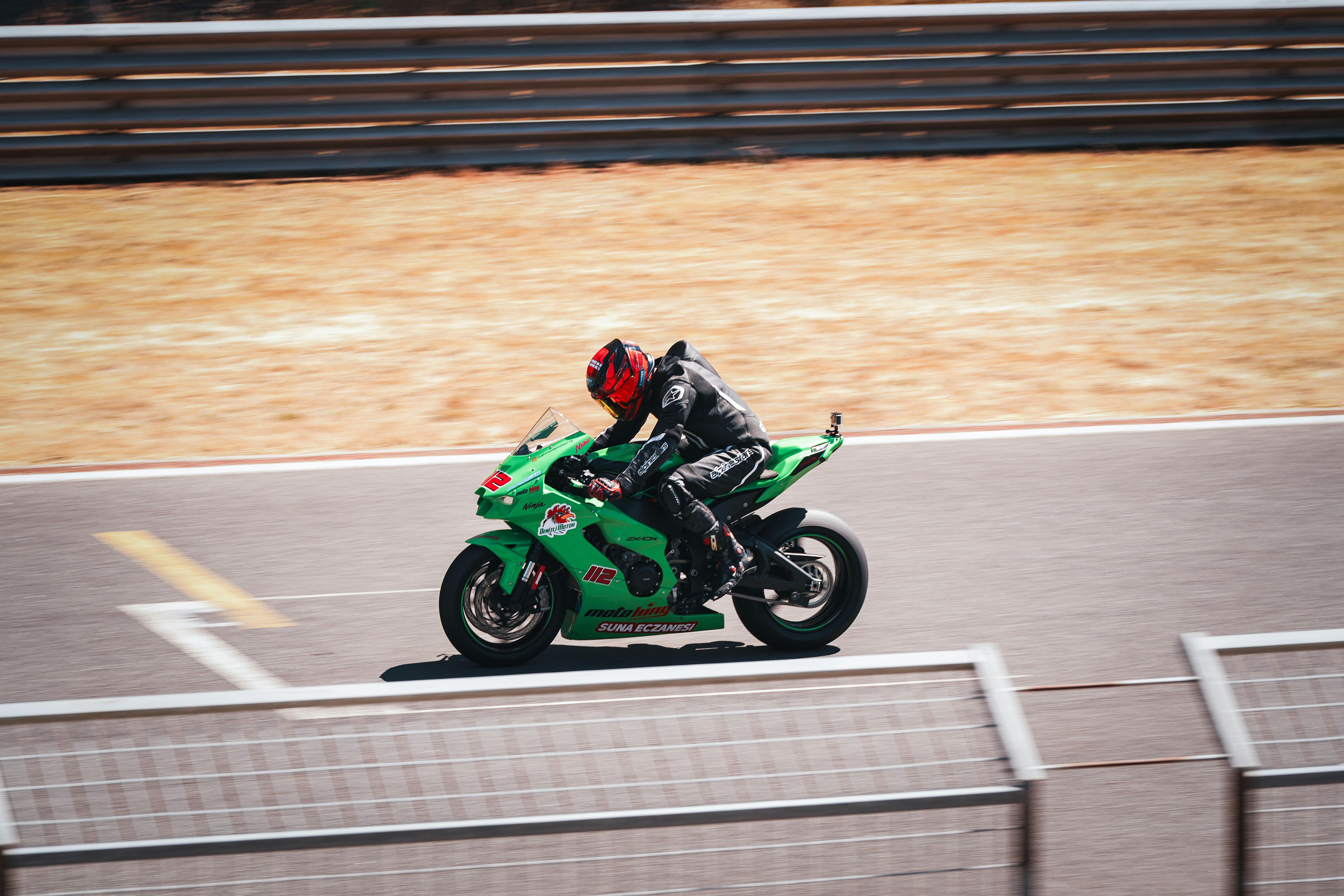 Fast Track to Financial Independence: Siren Climbs 2% — Photo by cnrdmroglu on Pexels
