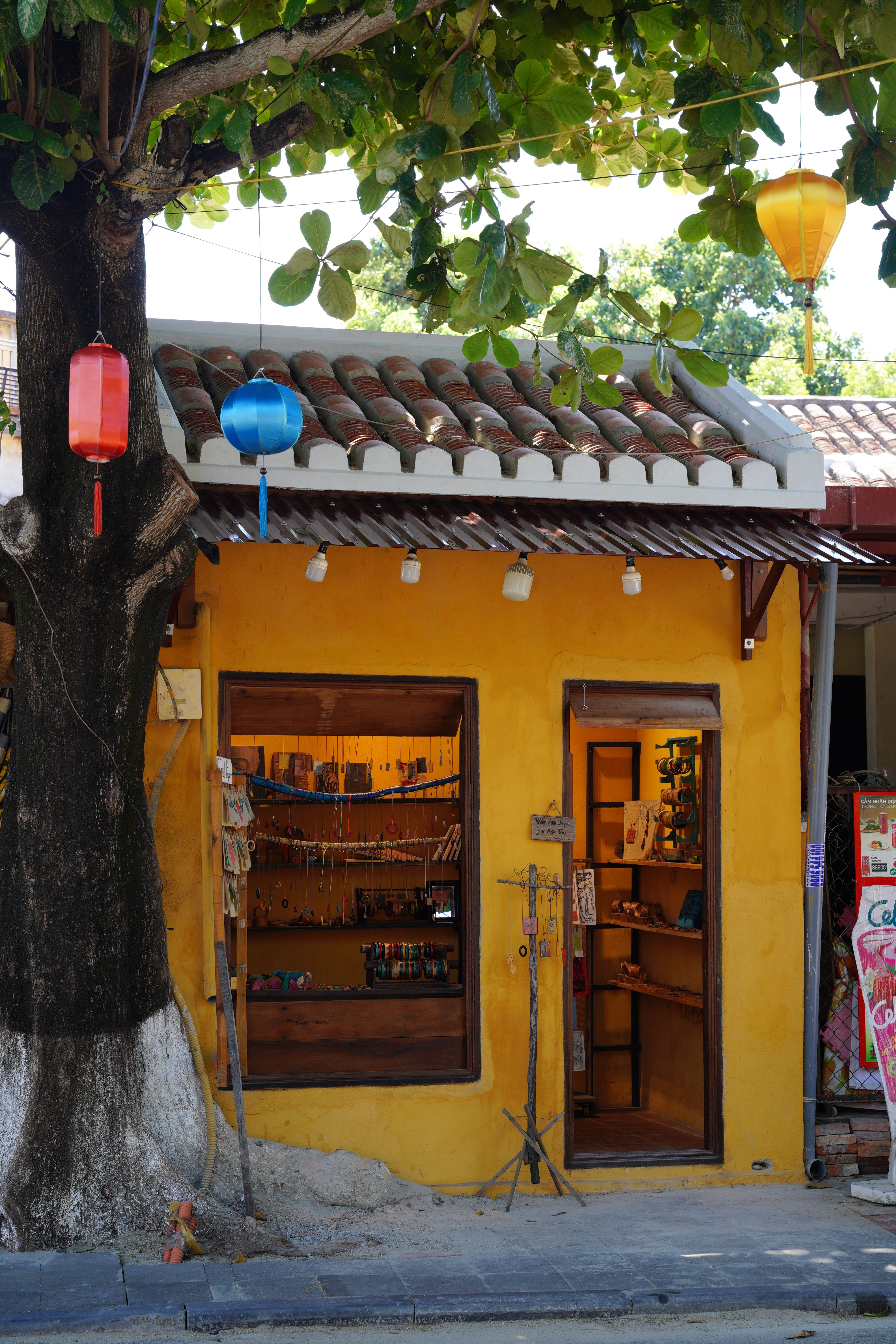 Yellow. Shop Yellow Shop Photos, Download The BEST Free Yellow Shop Stock Photos ...