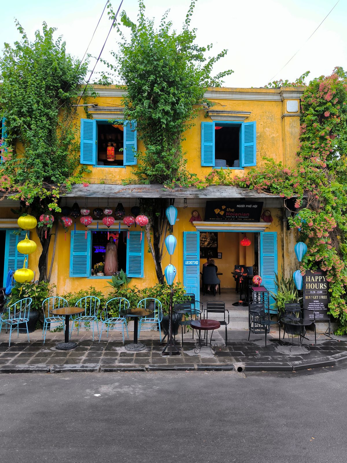 Hoi An — A town of lanterns, yellow facades and slow evenings by the river (5)