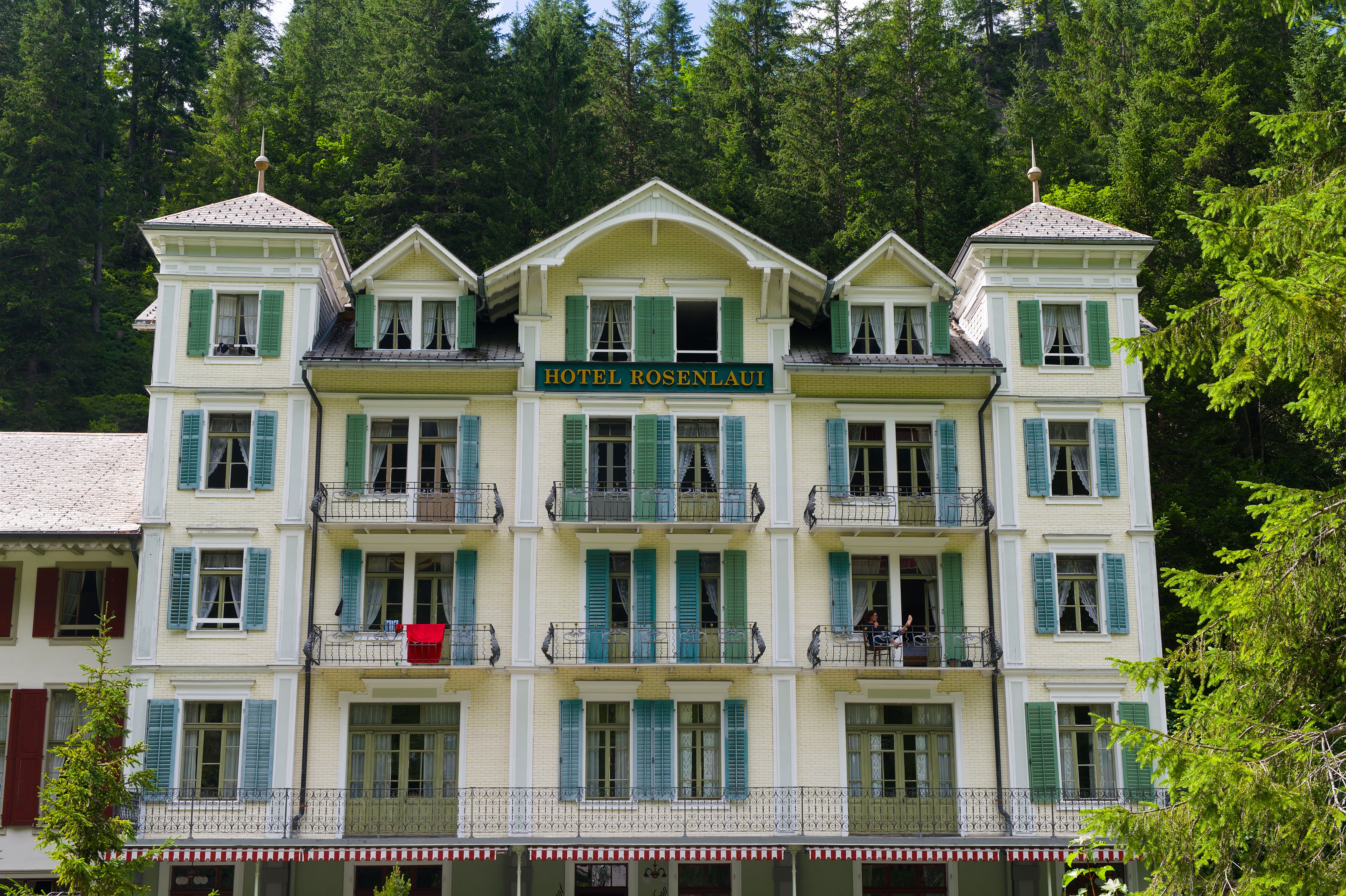 Uber to offer hotel booking in app — Photo by Jean-Paul Wettstein on Pexels
