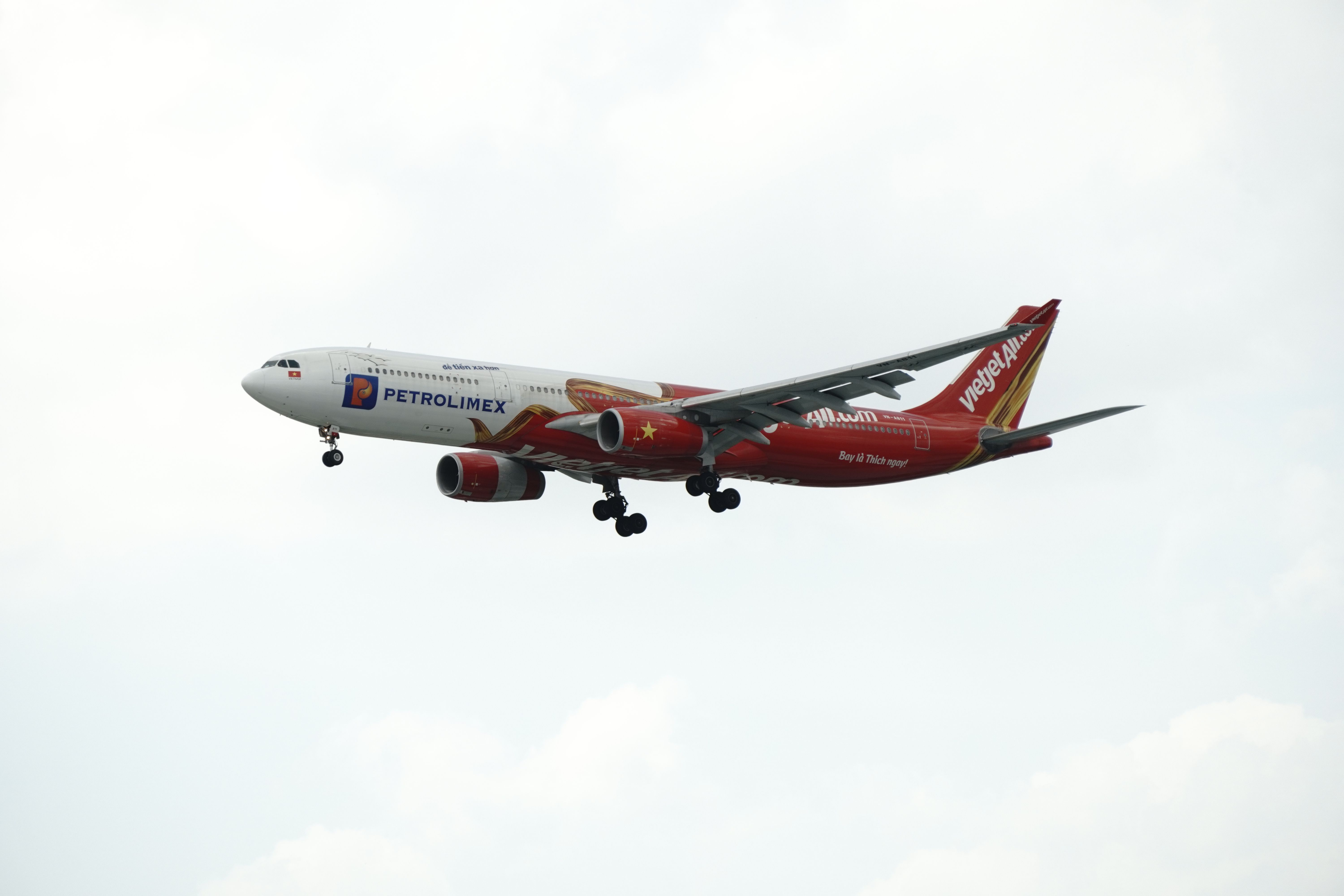 國際航協下修2026獲利預測，油價或達每桶95美元影響航空業