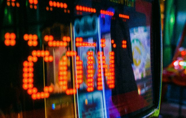 Online Casino: Spielautomaten und Live-Spiele im Überblick
