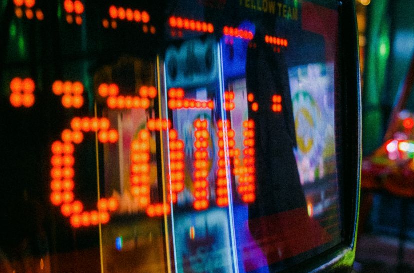 Online Casino: Spielautomaten und Live-Spiele im Überblick